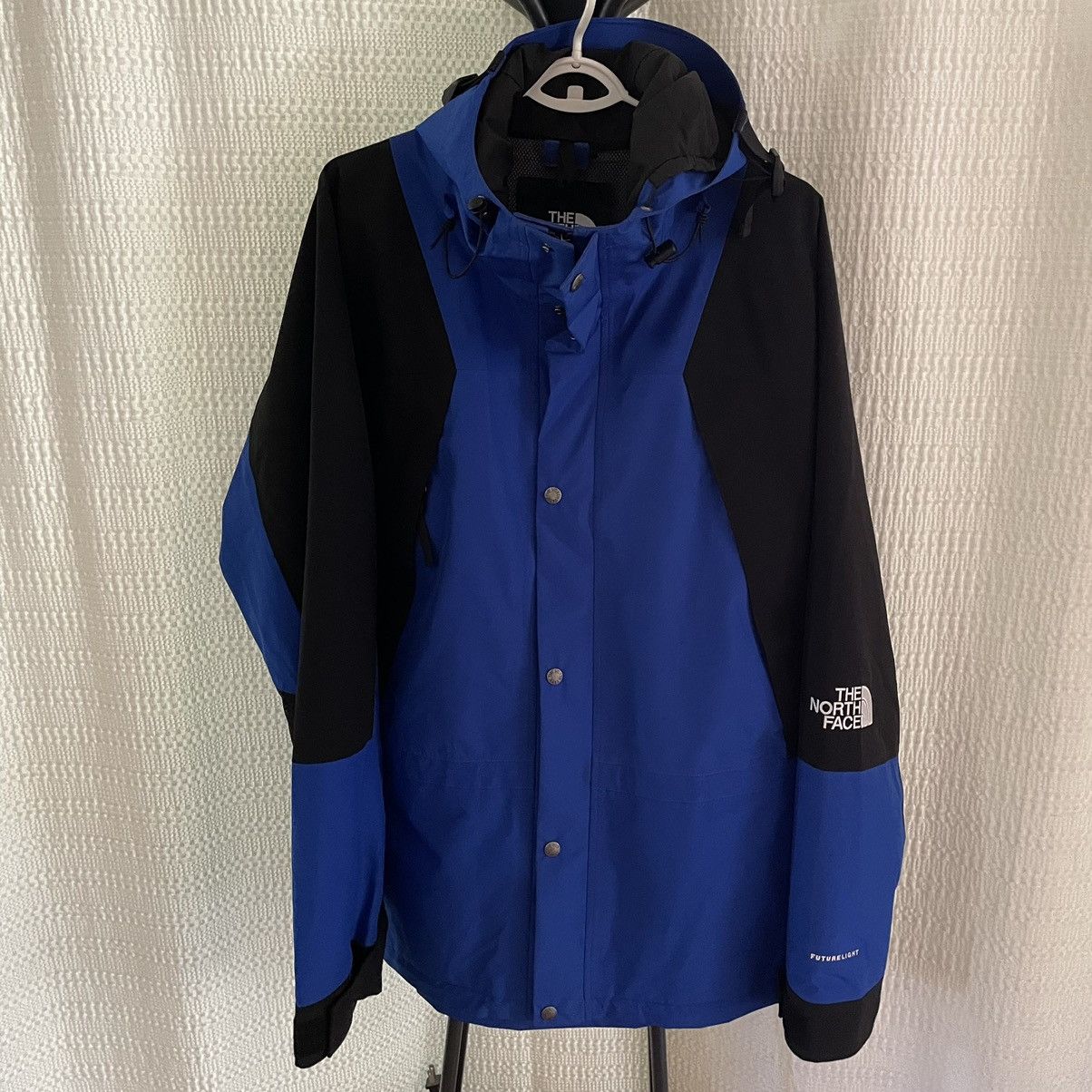 The North Face 1994 Retro Mountain Light FUTURELIGHT™ Jacket Men's Medium Size US L / EU 52-54 / 3 - 1 Thumbnail