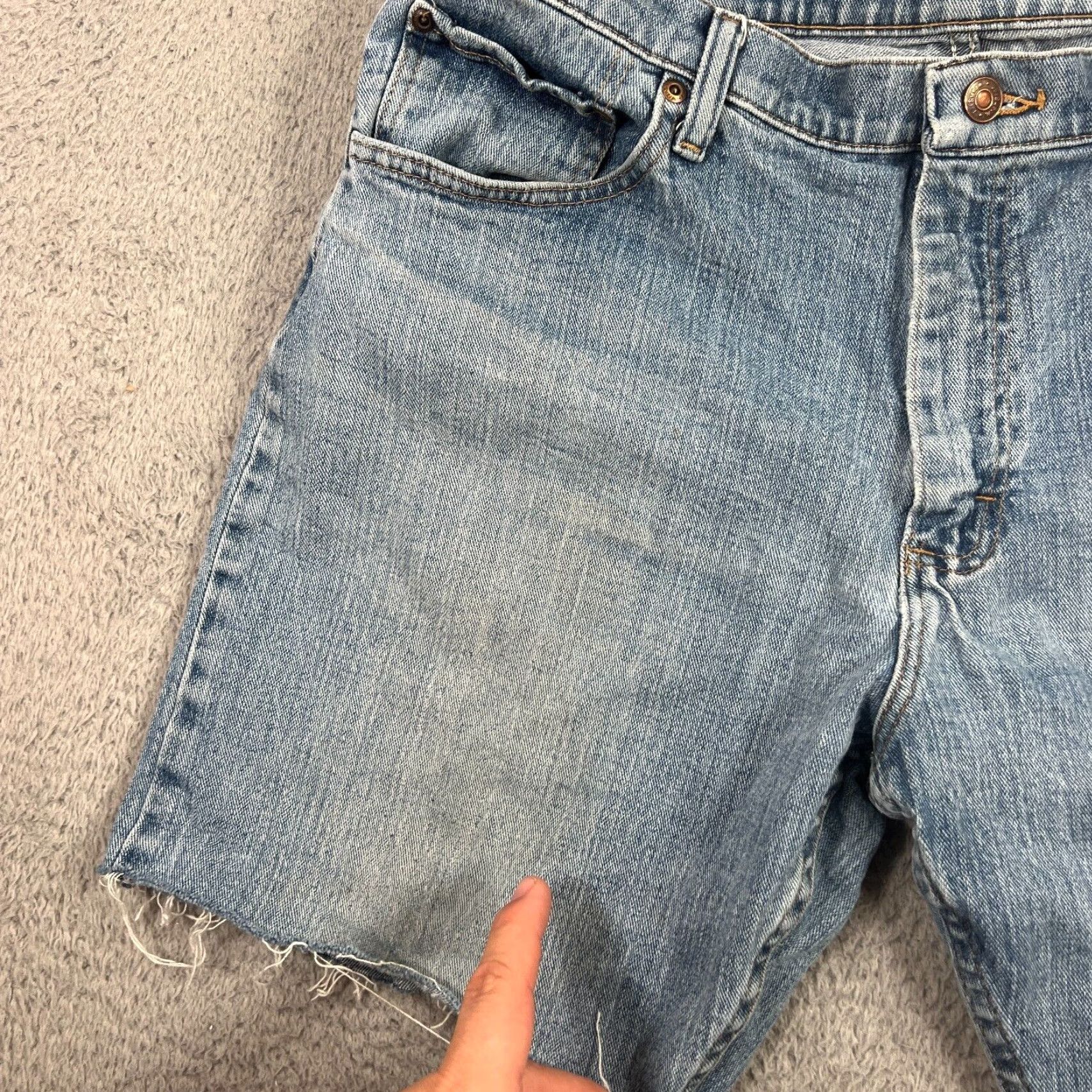 Wrangler VINTAGE Wrangler Men's Jean Shorts Size 37 Bermuda Relaxed Fit Mid Rise Blue Denim Summer Casual Size US 37 - 2 Thumbnail