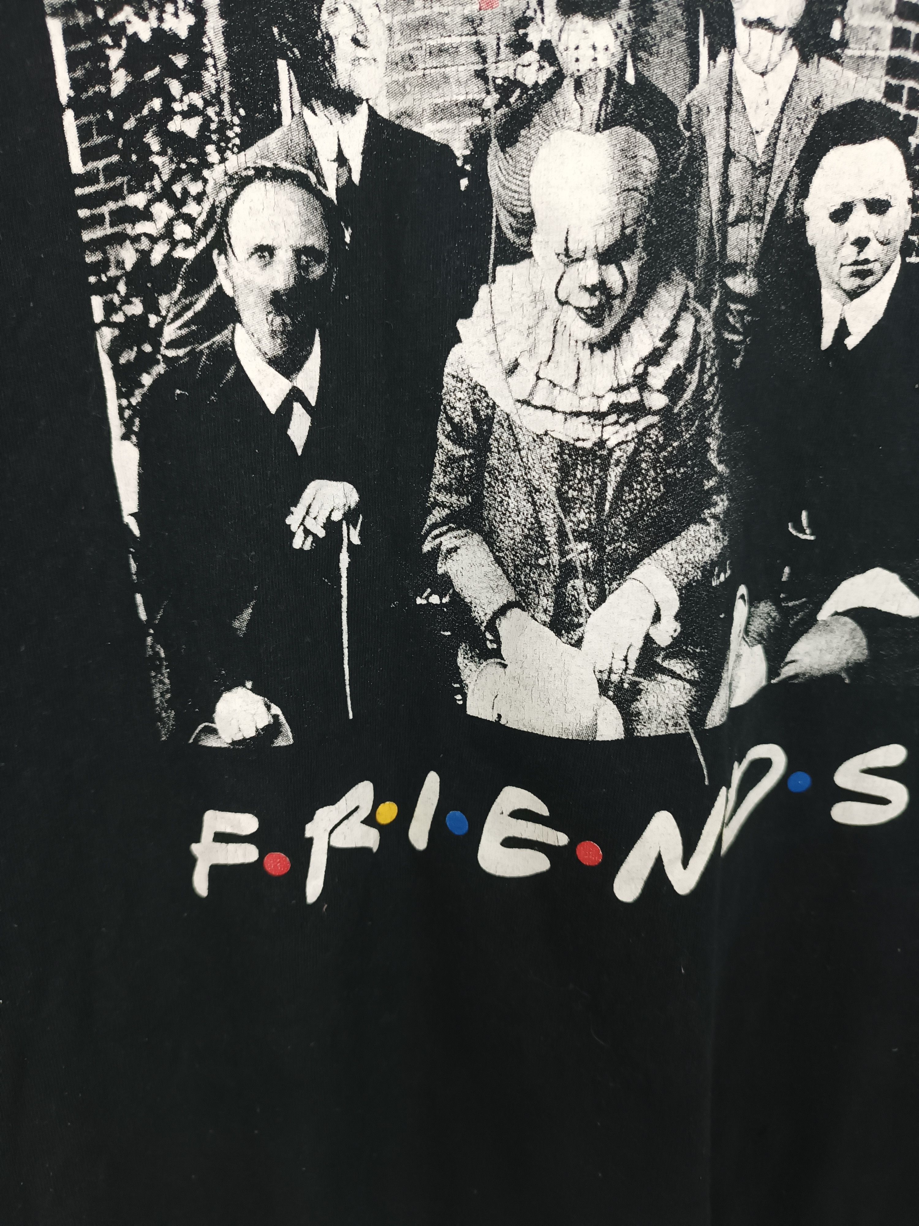 Vintage VINTAGE FRIENDS SITCOM PARODY HORROR IT KRUEGER JASON MYERS Size US XL / EU 56 / 4 - 12 Thumbnail