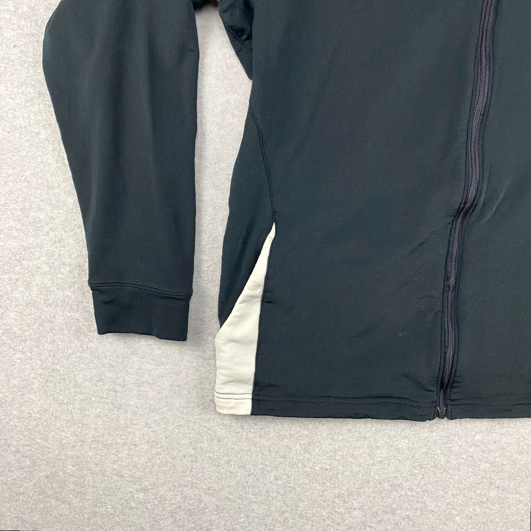 Under Armour VINTAGE? No — Under Armour Jacket Mens XL Black Full Zip Windbreaker Lined Fleece Pockets Logo Zip Size US XL / EU 56 / 4 - 5 Thumbnail