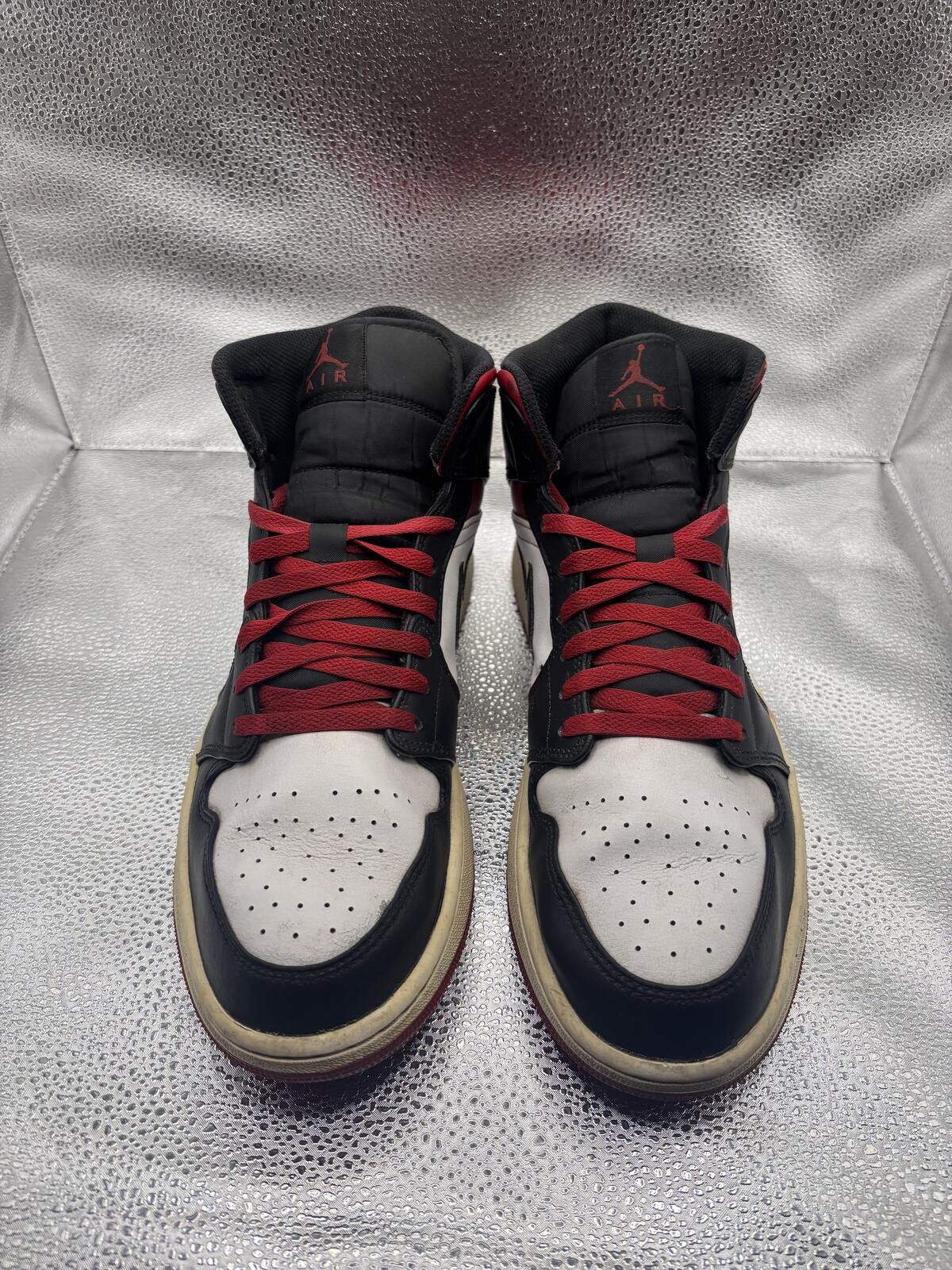 Jordan Brand Air Jordan 1 mid gym red black toe Size US 12 / EU 45 - 2 Thumbnail