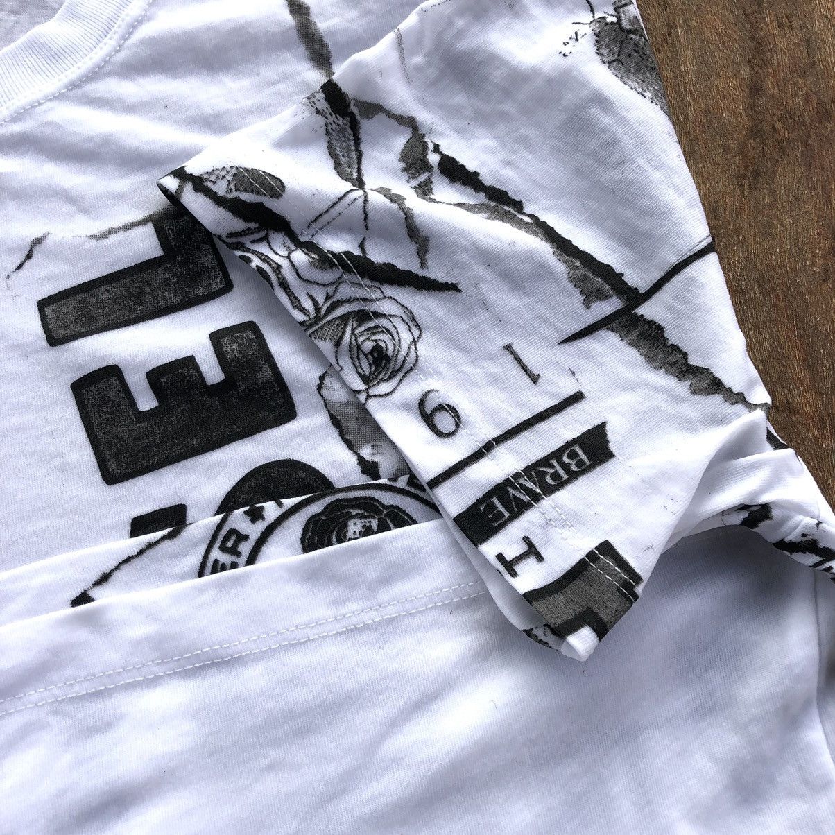 Diesel Vintage Diesel Over Print Rare T Shirt Size US M / EU 48-50 / 2 - 7 Thumbnail