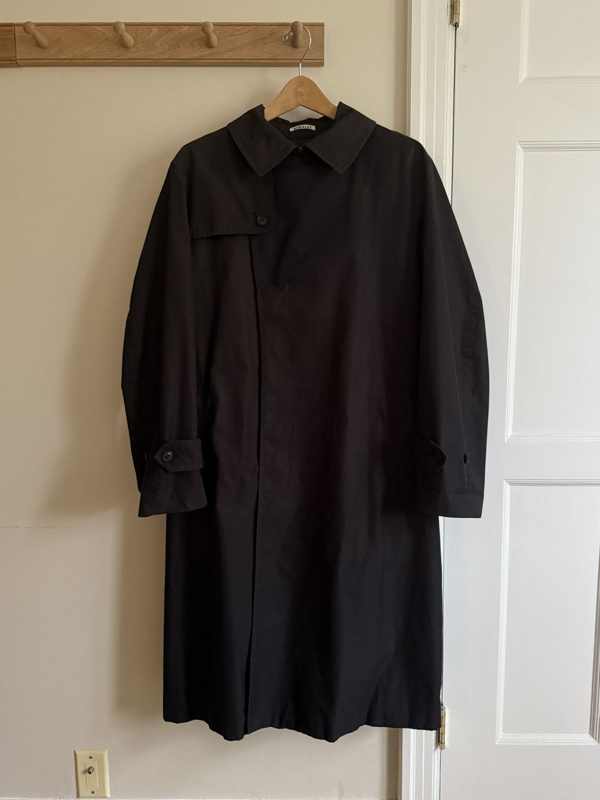 AURALEE Trench Sz 4 Finx Chambray Grey