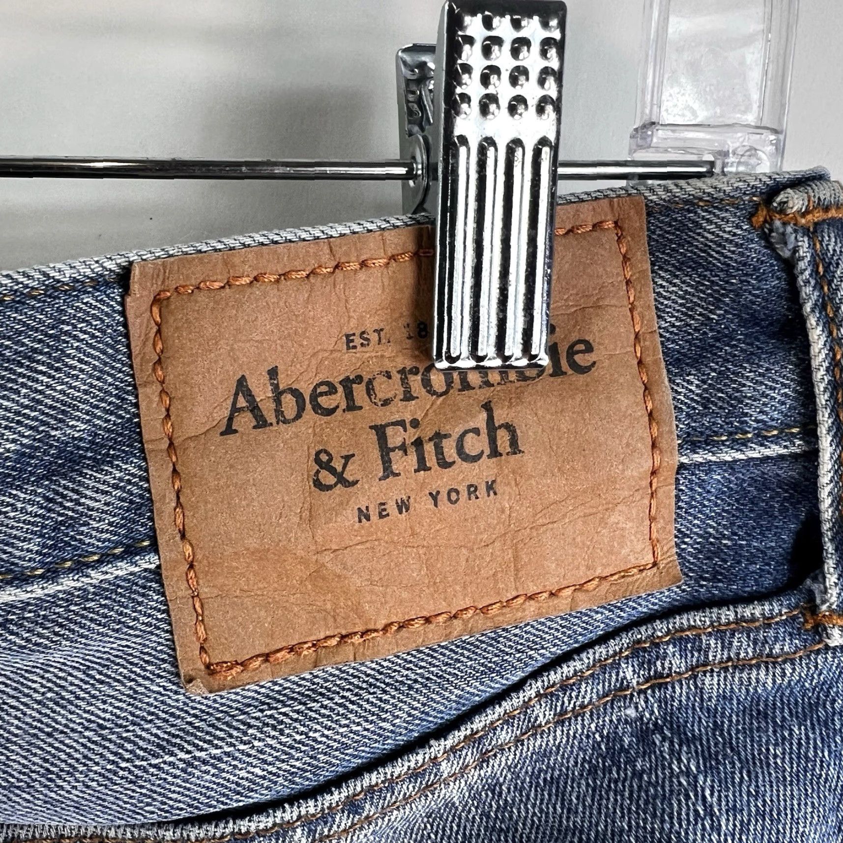 Abercrombie & Fitch Abercrombie & Fitch Denim Jeans Mens 31 Skinny Blue Vintage 90s USA Slim 5-Pocket Distressed Denim Blue jeans Mens Size 31 x 30 Size US 31 - 6 Thumbnail