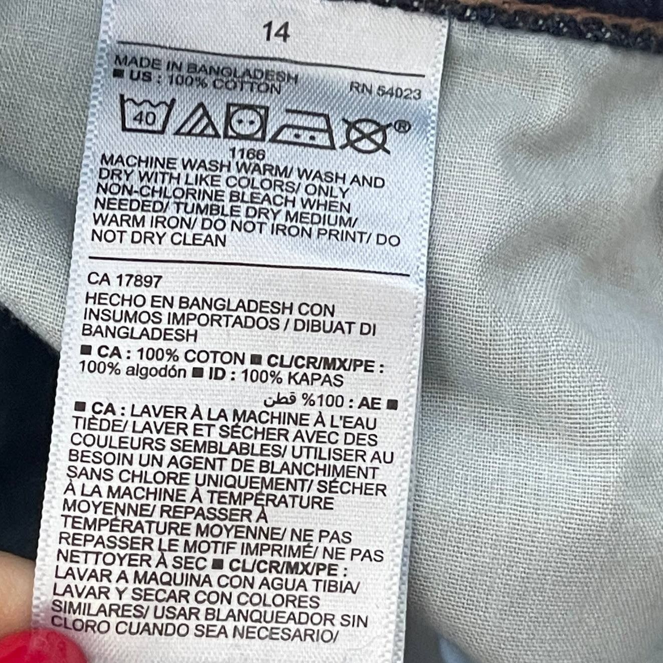 Old Navy Old Navy High Rise Slouchy Straight Dark Denim CAPRI Jean 14 Size 36" / US 14 / IT 50 - 8 Thumbnail