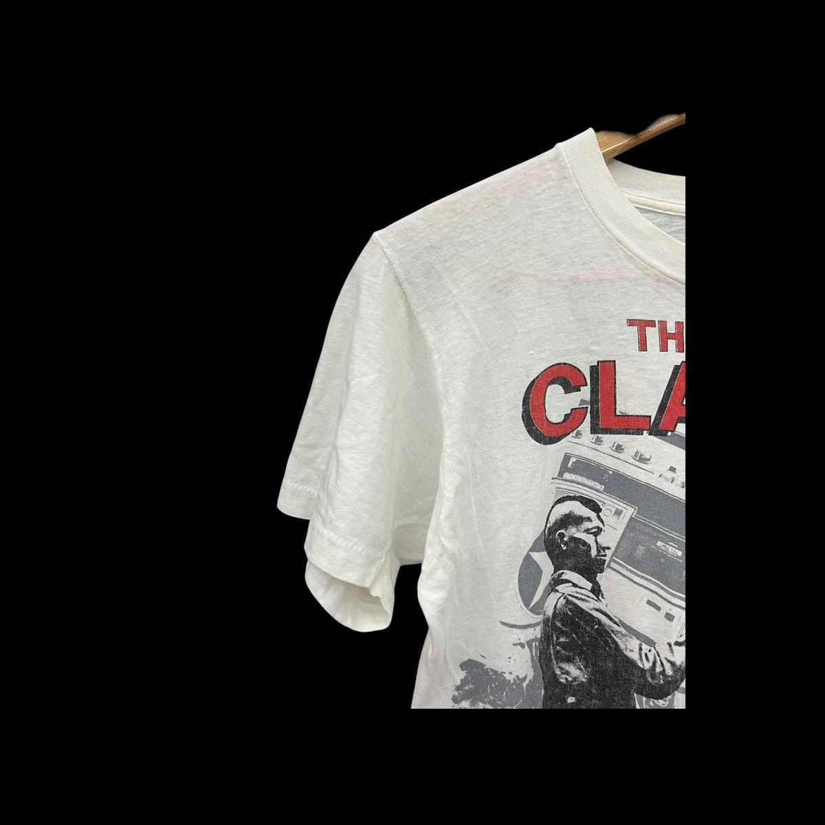 Band Tees Vintage The Clash “Out of Control” Graphic Tee Size US S / EU 44-46 / 1 - 7 Thumbnail