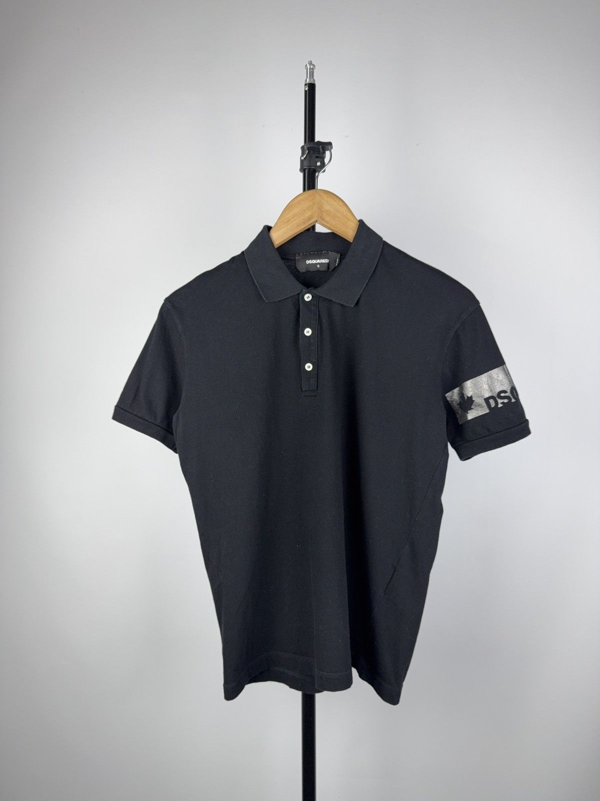 Dsquared2 × Vintage Dsquared2 polo Silver Logo on sleeve streetwear black size S Size US S / EU 44-46 / 1 - 1 Thumbnail
