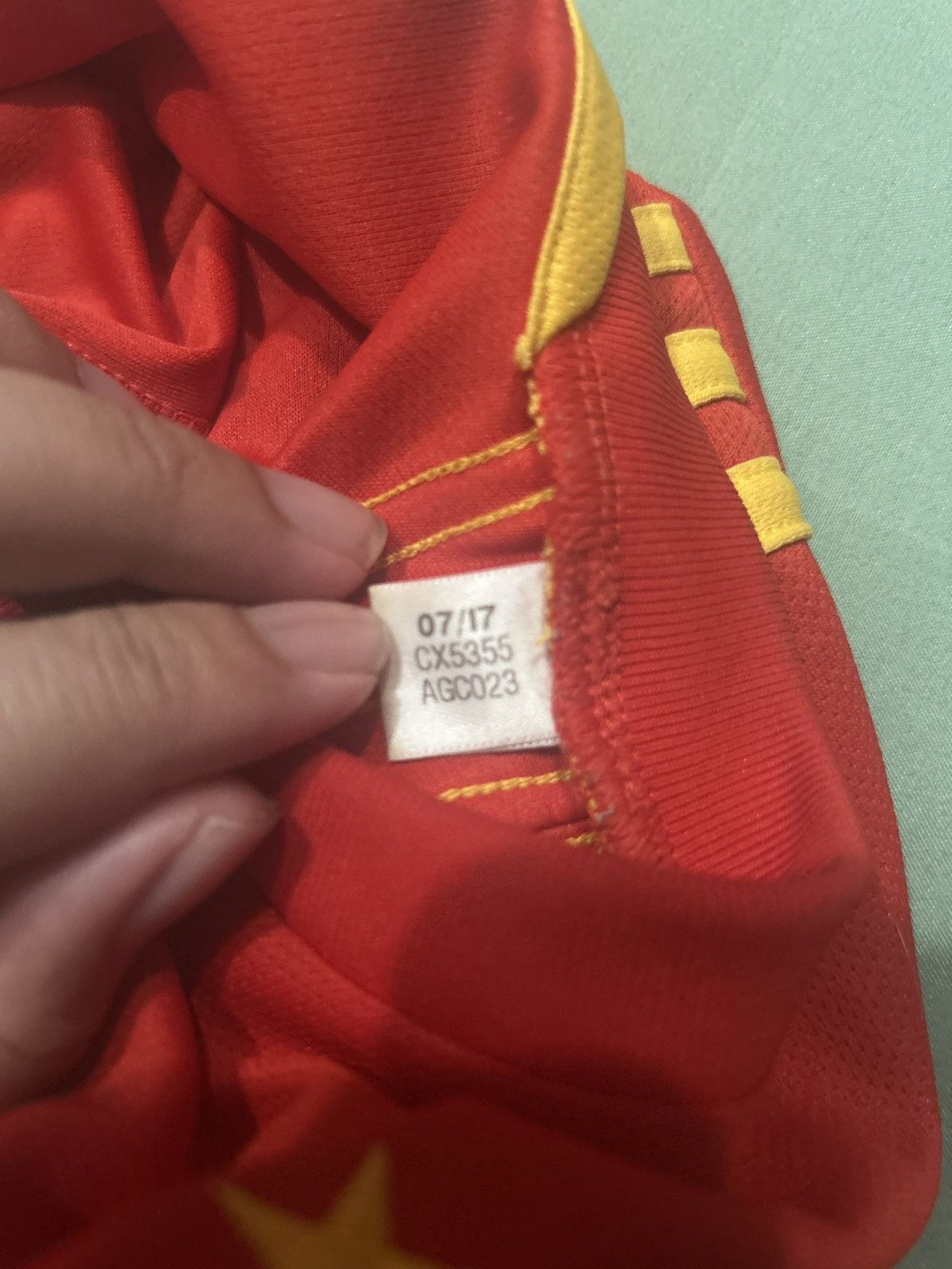Adidas Spain Home Jersey 2018 – Adidas Climalite Size US L / EU 52-54 / 3 - 5 Thumbnail