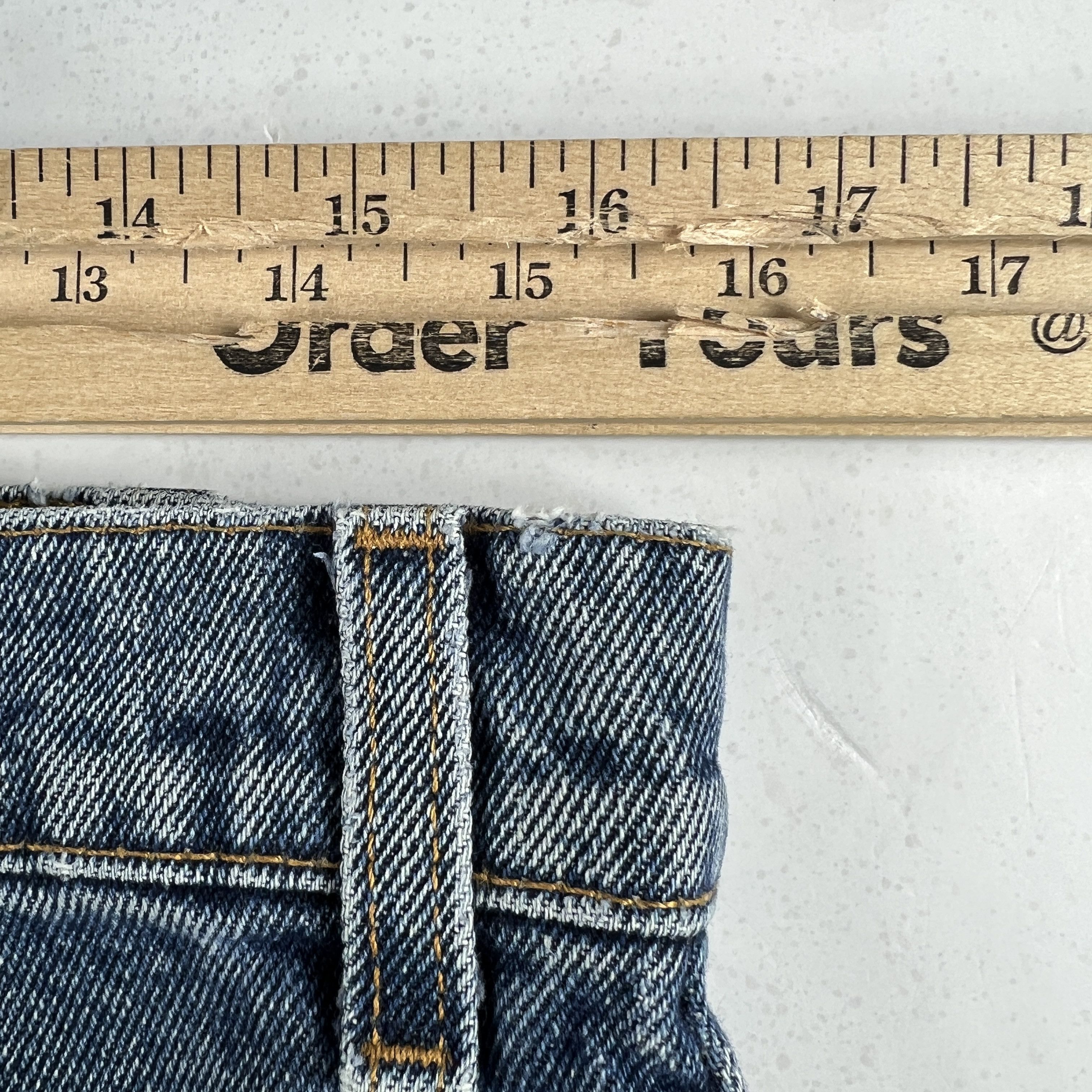 Levi's × Vintage VTG 90s Levi's Jeans 550 Relaxed Blue Faded Denim Orange Tab Size US 33 - 23 Thumbnail