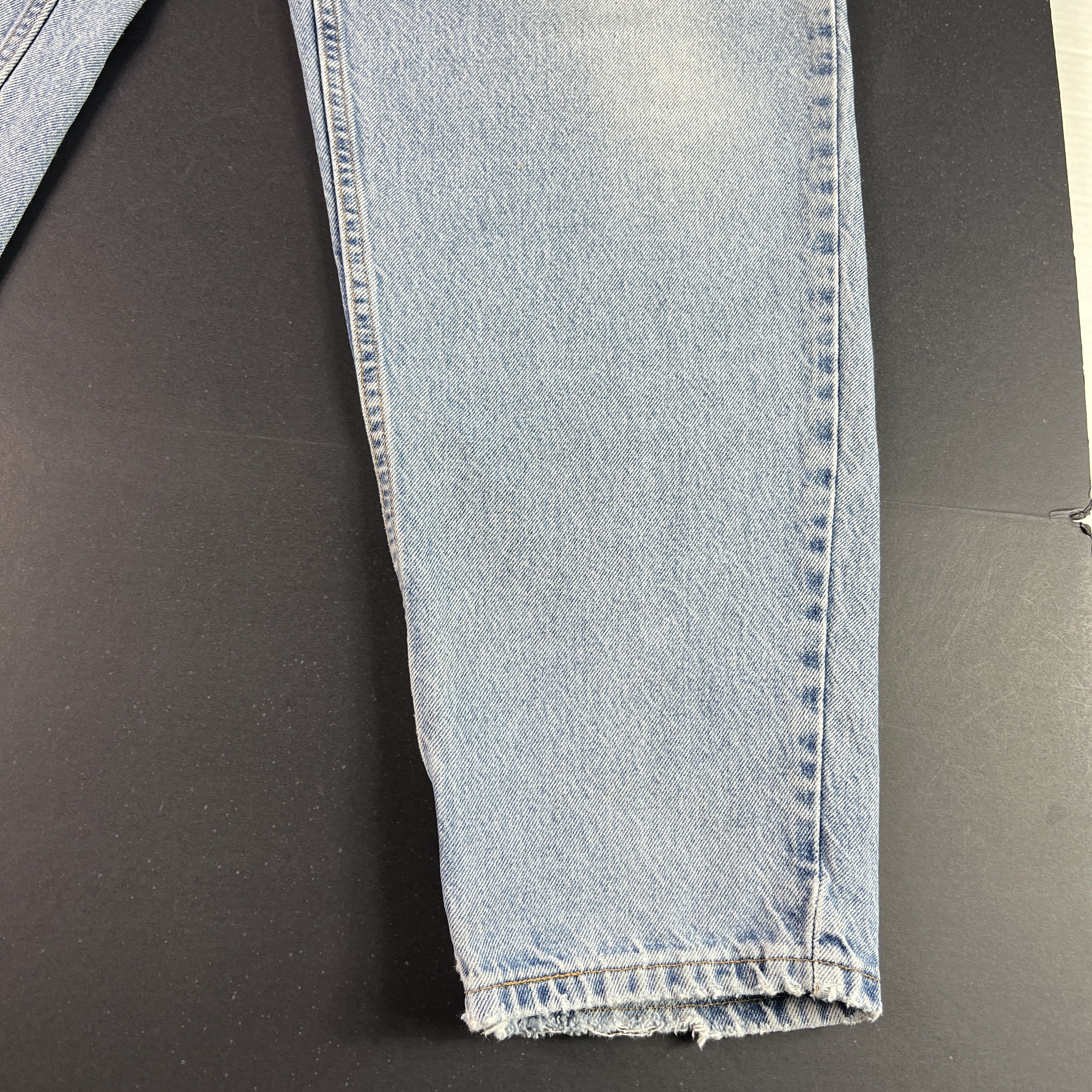 Levi's VTG 90s Levis Jeans 560 Loose Tapered Blue Denim Orange Tab Size US 37 - 7 Thumbnail