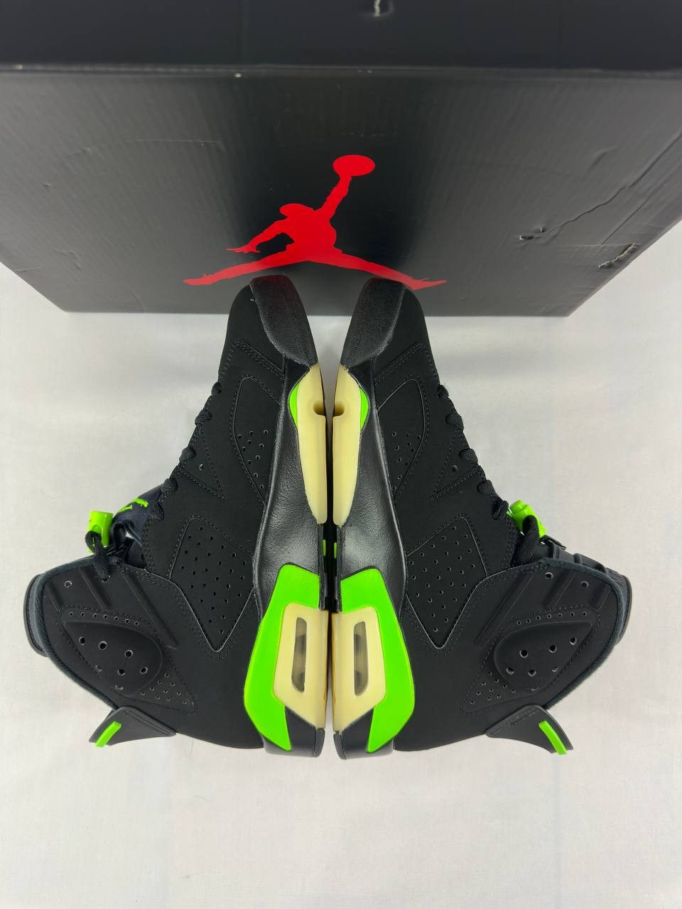 Nike Nike Air Jordan 6 Retro 'Electric Green' CT8529-003 Size US 8 / EU 41 - 10 Thumbnail