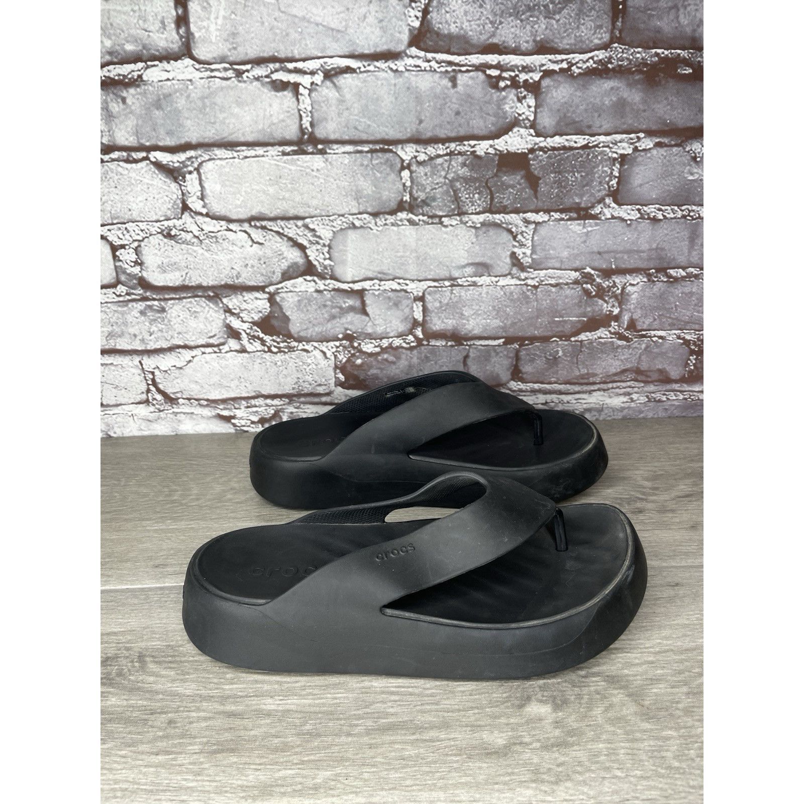 Crocs Crocs Getaway Black Rubber Platform FlipFlops Beach Sandals Size US 10 / IT 40 - 13 Thumbnail