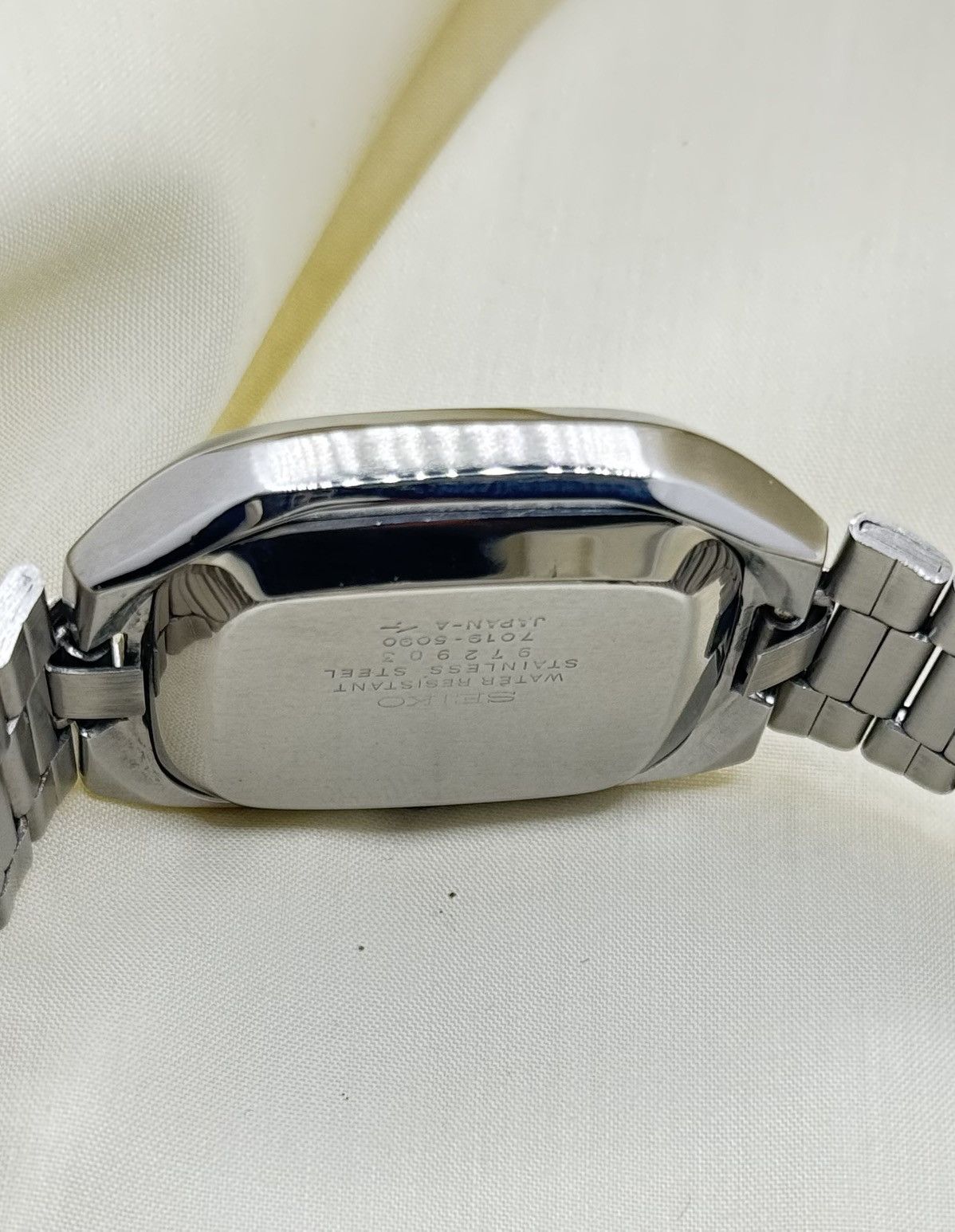 Seiko Seiko 5 Japan Vintage TV Case Blue Fade Dial 21J Automatic Size 36 - 17 Thumbnail