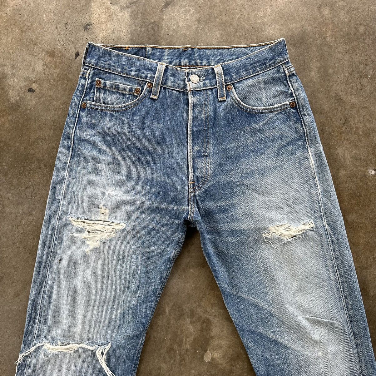 Levi's Vintage Levi’s 501 Distressed Denim Faded Jean Pant W28 Size US 28 / EU 44 - 3 Thumbnail