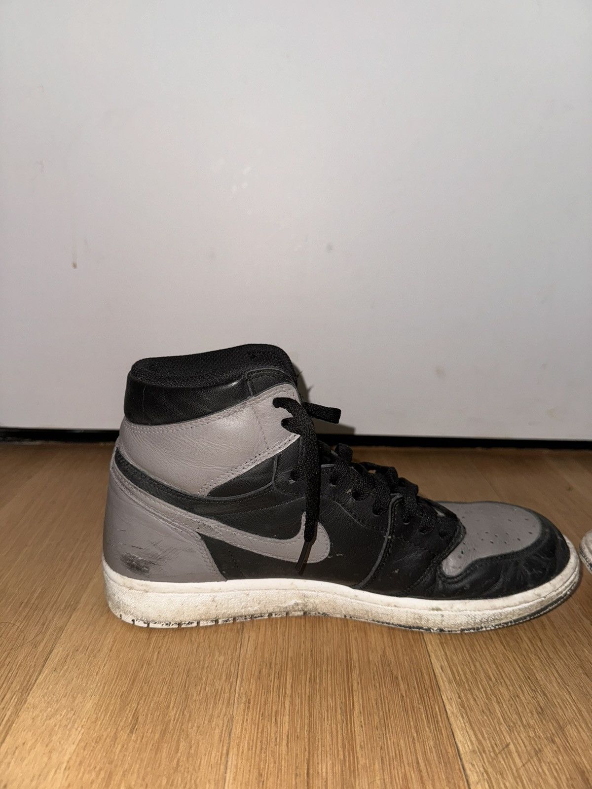 Jordan Brand × Nike Air Jordan 1 “Shadow” Size US 9.5 / EU 42-43 - 7 Thumbnail