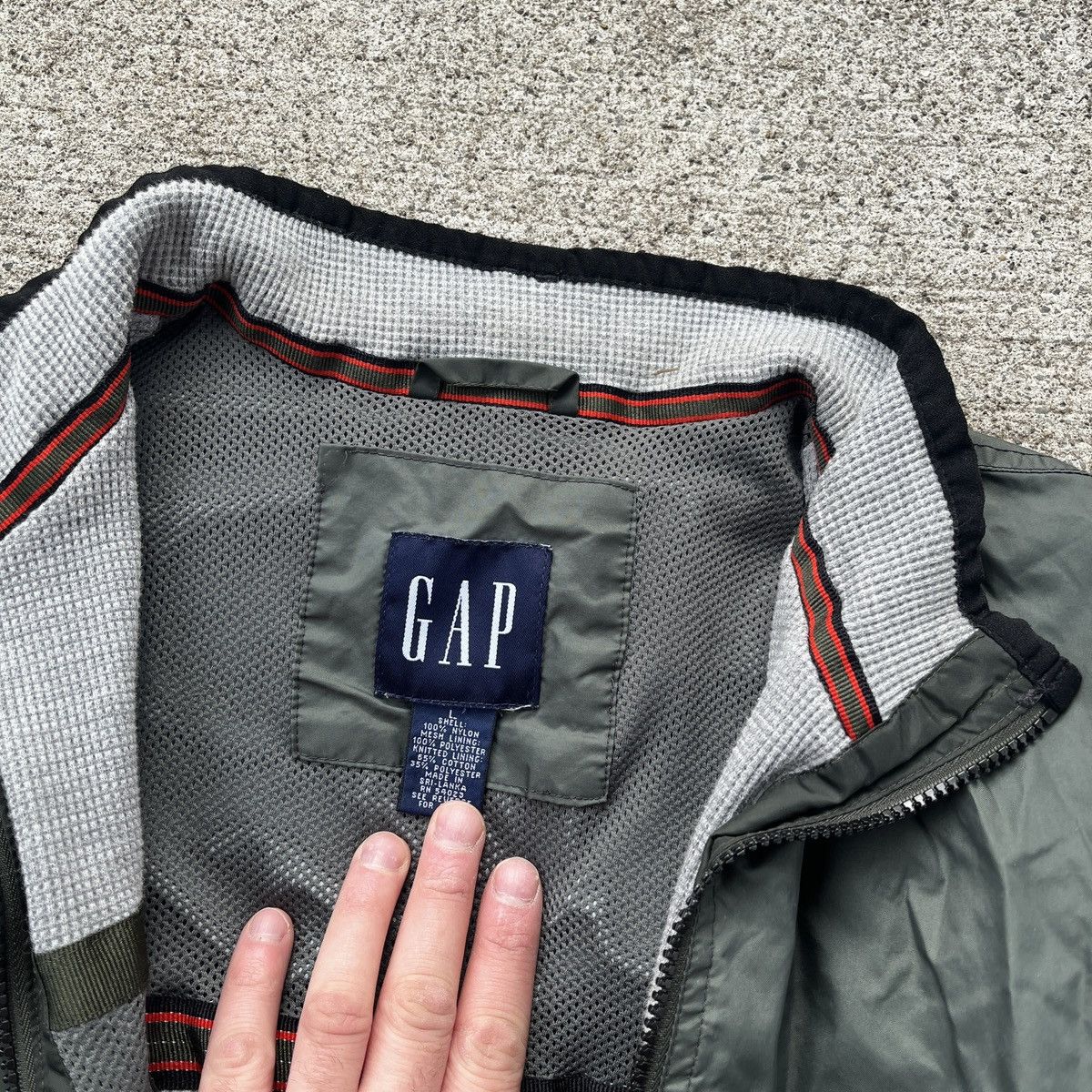 Gap Vintage GAP Windbreaker Vest Y2K 00’s Gorpcore L Size US L / EU 52-54 / 3 - 4 Thumbnail