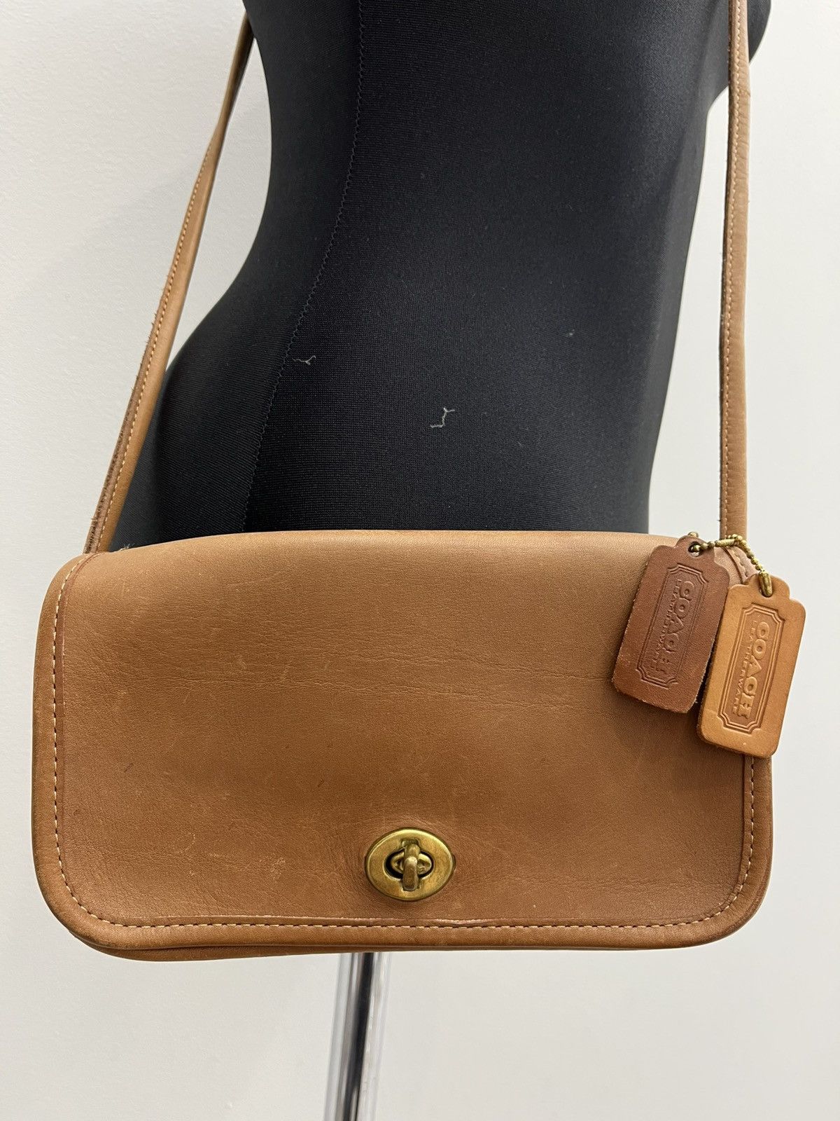 Coach Vintage Coach Leather Turnlock Convertible Shoulder Bag Size ONE SIZE - 3 Thumbnail