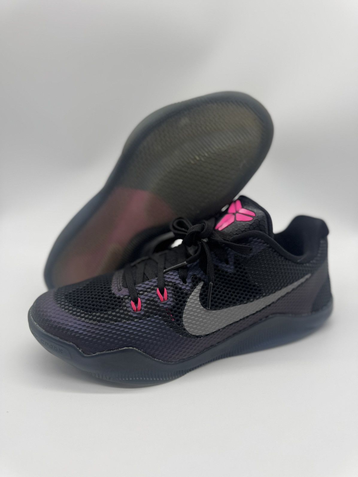 Nike Kobe 11 EM Low Invisibility Cloak Basketball Shoes