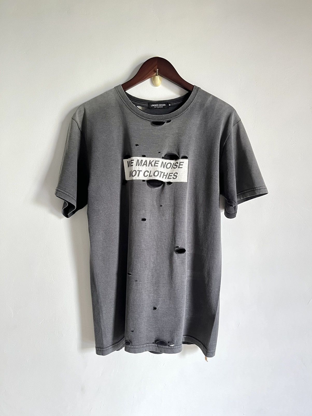 Undercover 2000s Undercover ' We Make Noise ' Thrashed Tee Size US M / EU 48-50 / 2 - 3 Thumbnail