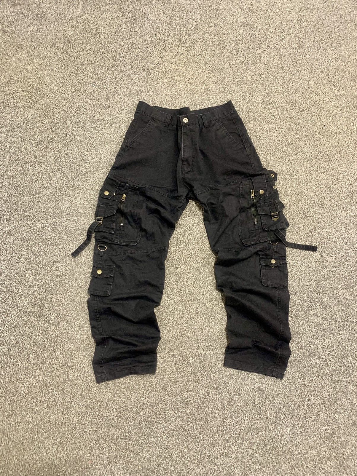 Japanese Brand Vintage 00’s Bondage Cargo Wide Pants Size US 33 - 1 Thumbnail