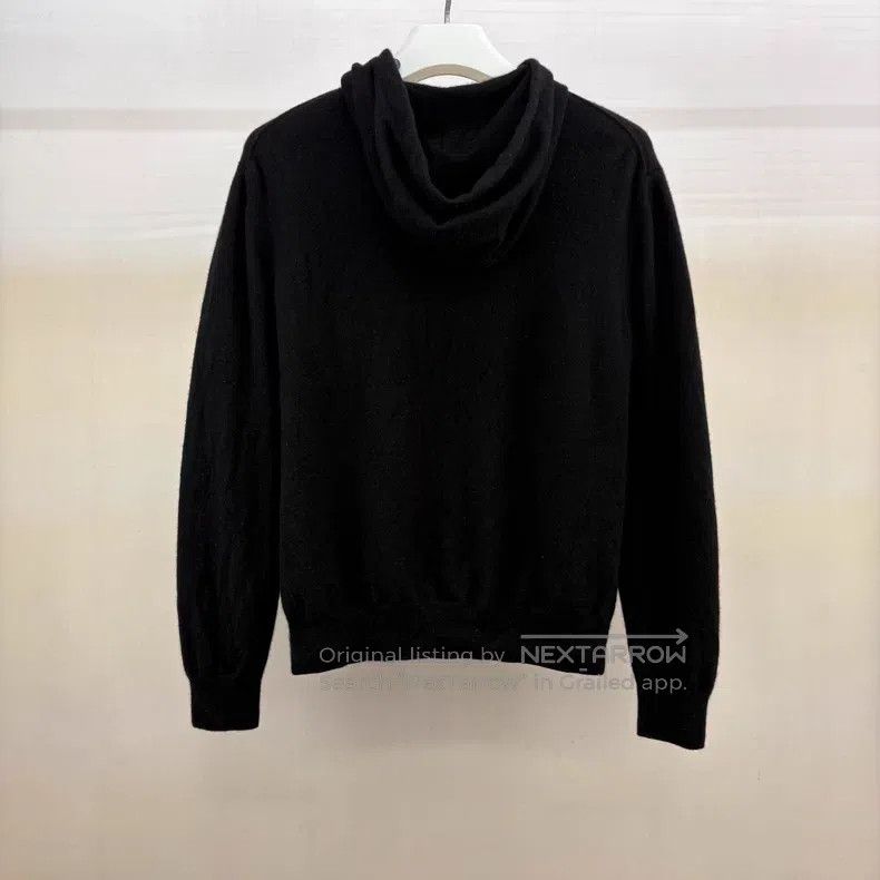 Louis Vuitton Louis Vuitton Embossed logo hooded hoodie Size US S / EU 44-46 / 1 - 2 Thumbnail
