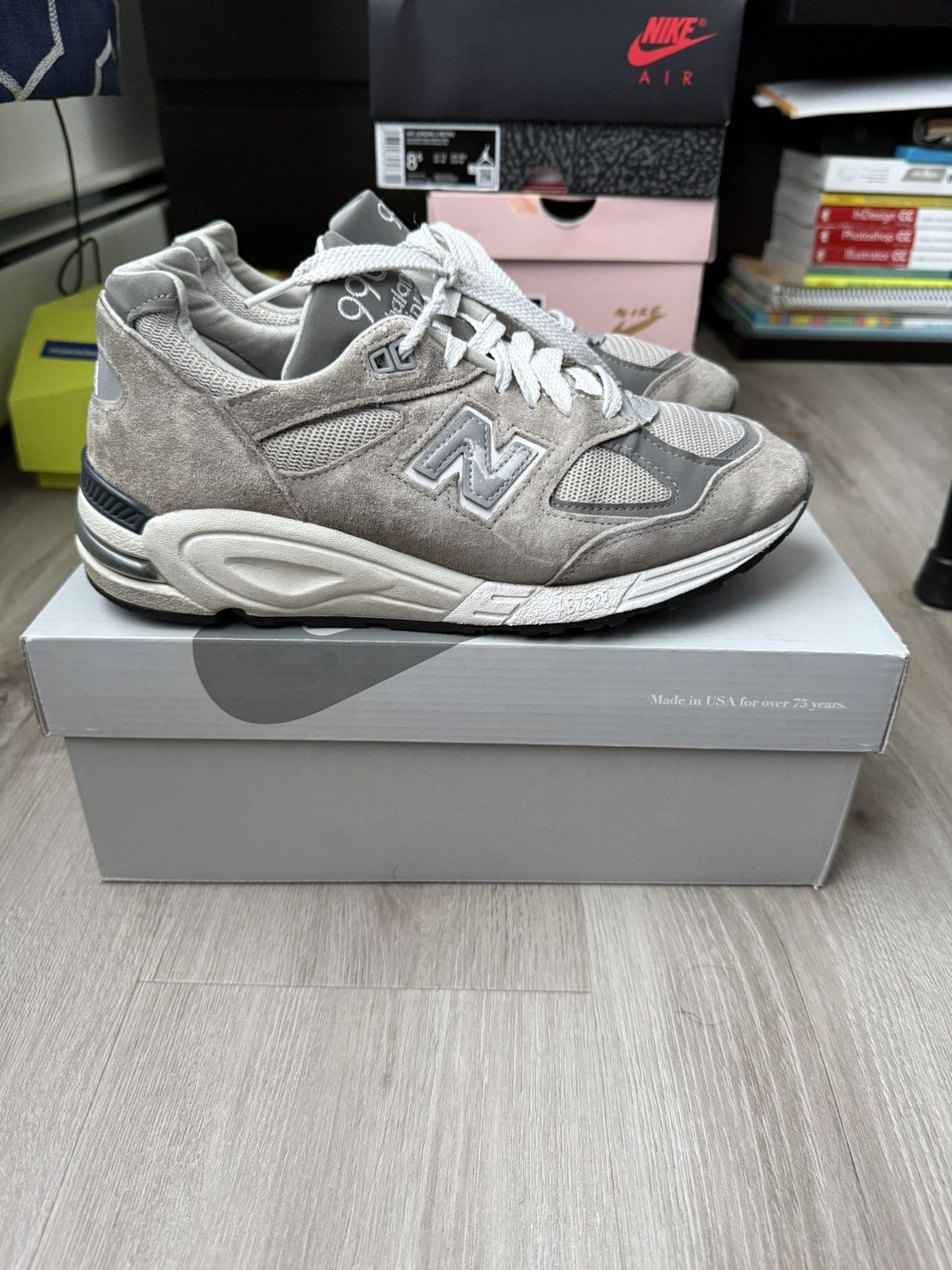 New Balance NEW BALANCE 990V2 Size US 8 / EU 41 - 1 Thumbnail