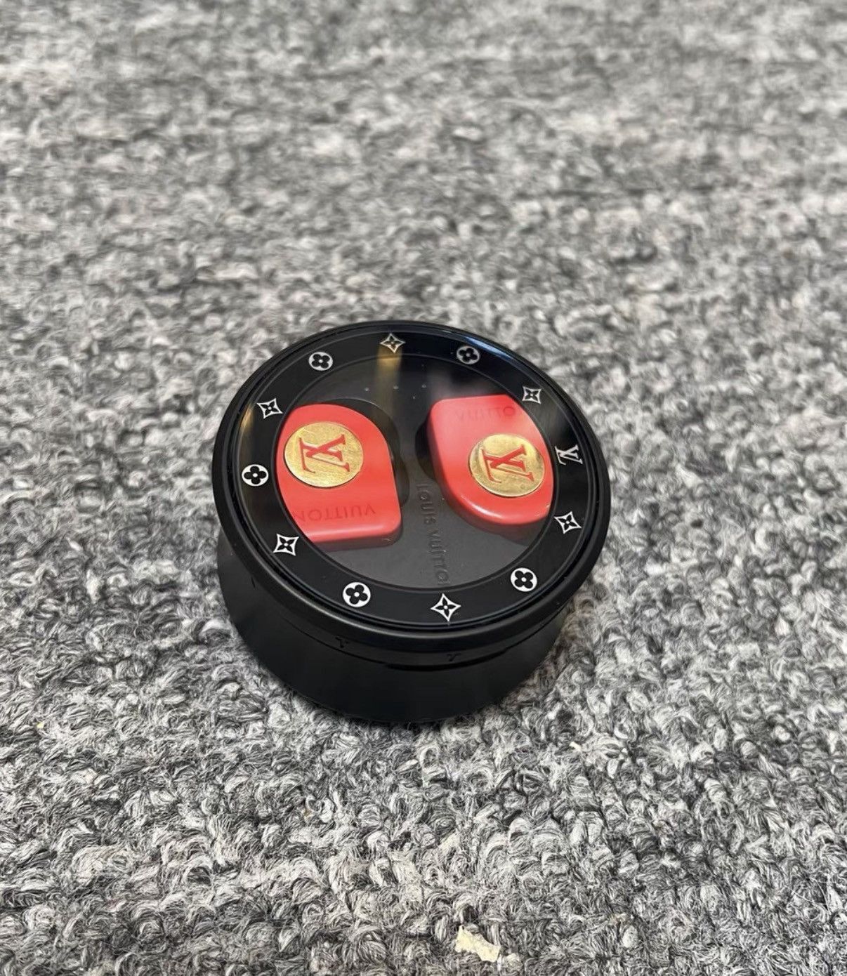 Louis Vuitton Red Earbuds with Protective Case Size ONE SIZE - 1 Thumbnail
