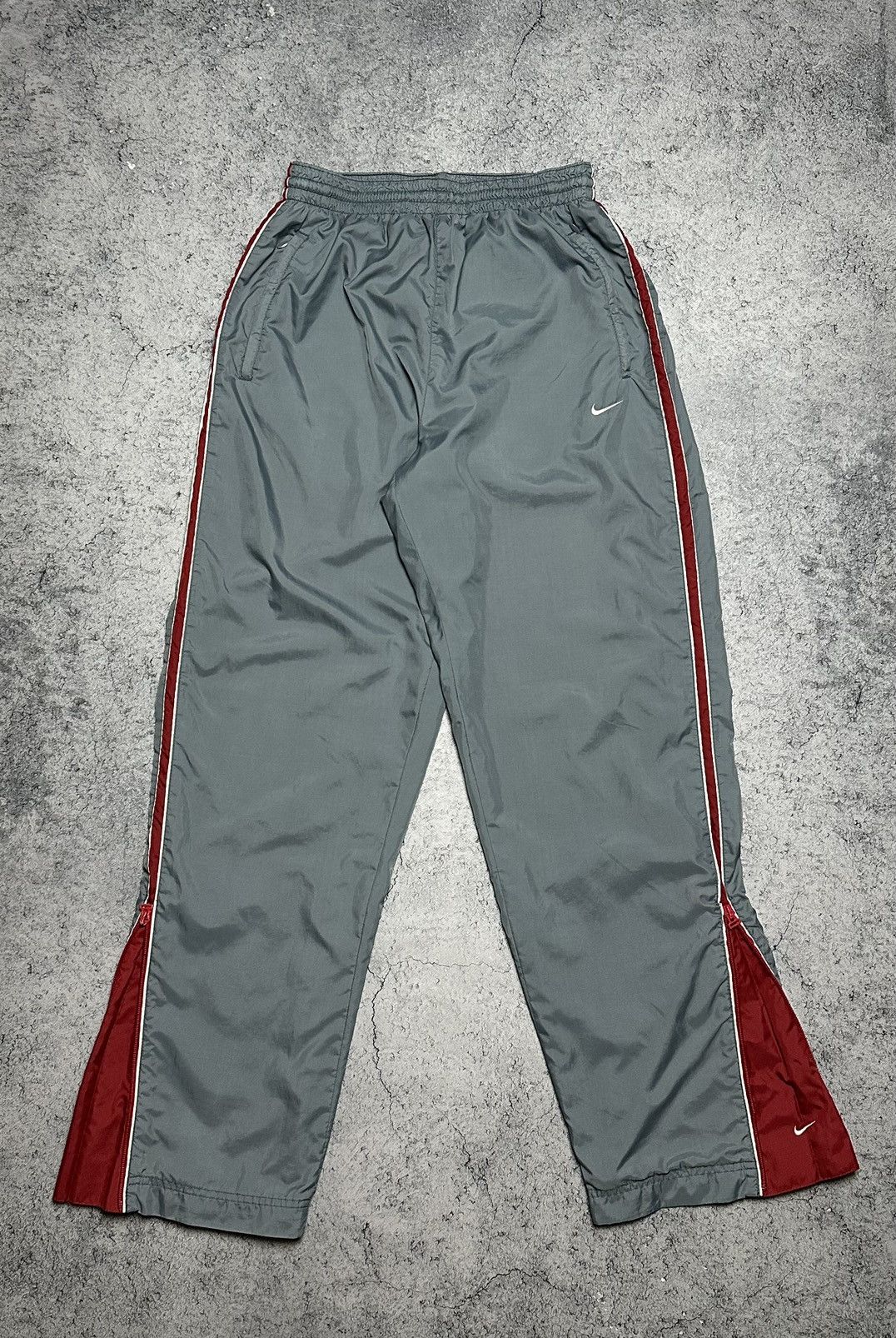 Nike Vintage Nike Track Pants Stripe Y2K Size US 32 / EU 48 - 1 Thumbnail