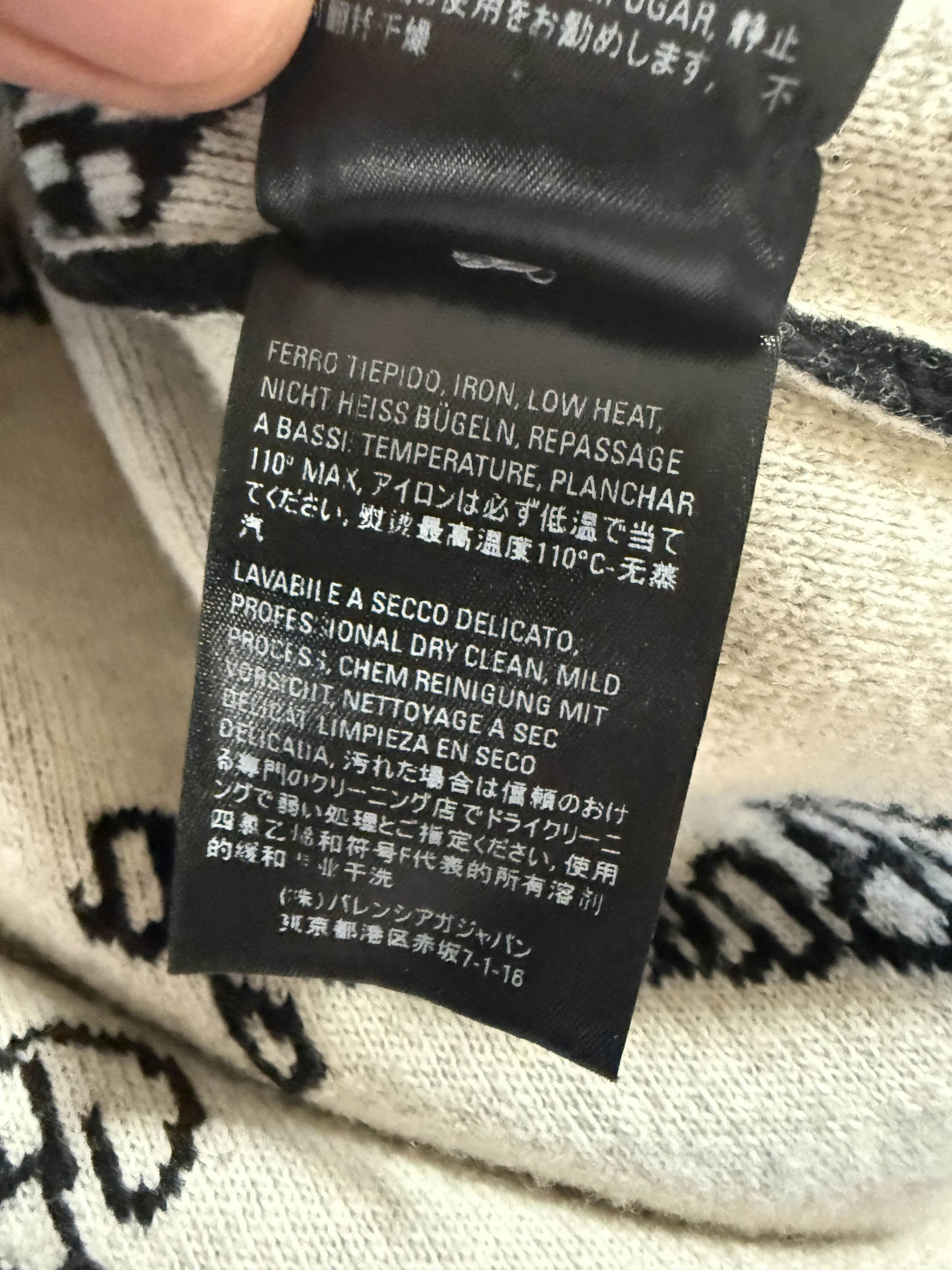 Balenciaga Balenciaga All Over Script Logo Knit Sweater Size US XS / EU 42 / 0 - 8 Thumbnail