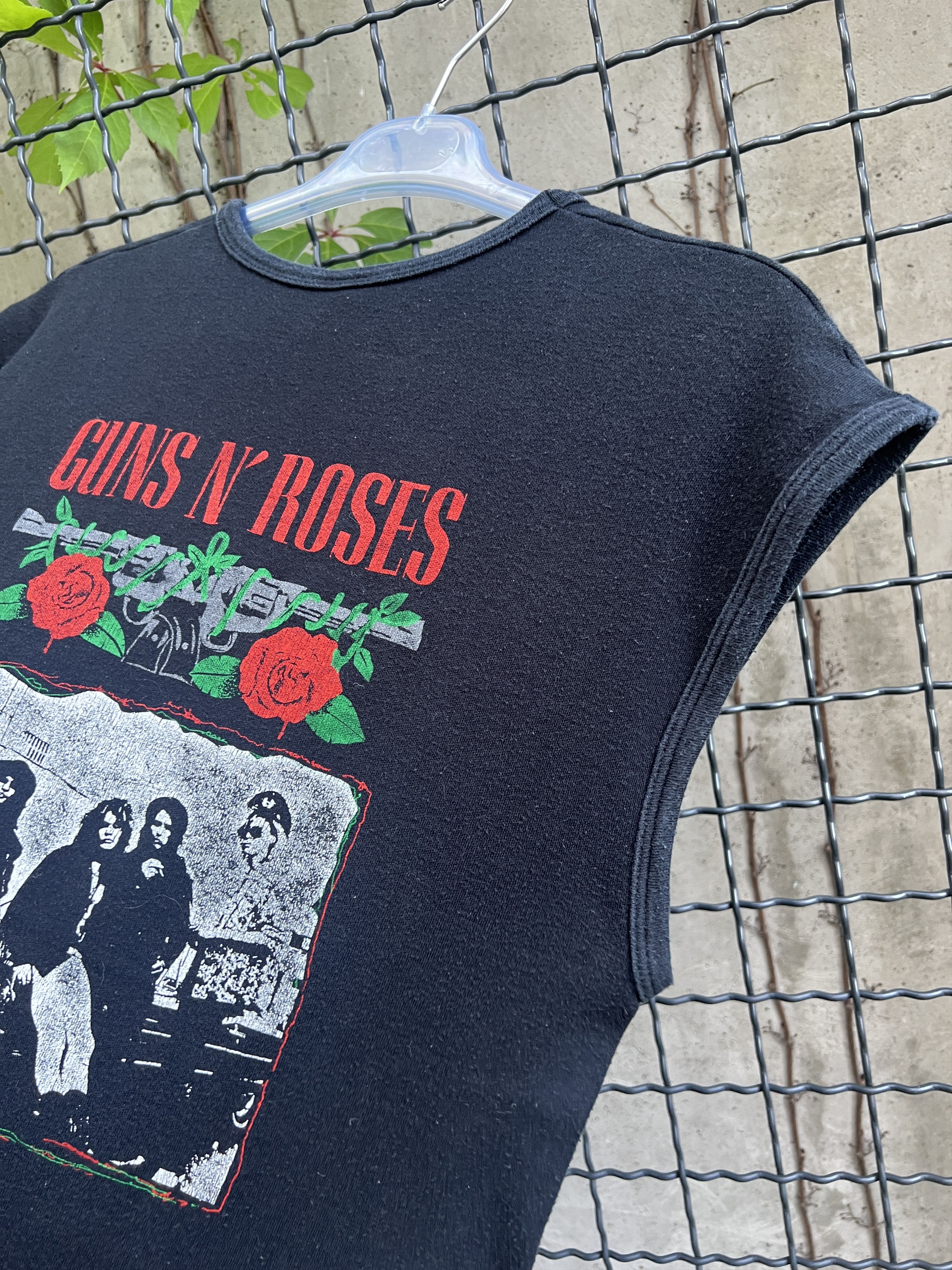 Band Tees Vintage 90s Guns N Roses Rock Band Tank Top Shirt Size US M / EU 48-50 / 2 - 12 Thumbnail