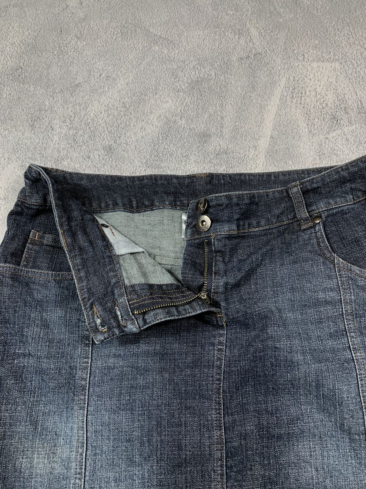 Japanese Brand × Vintage Vintage Y2K Japanese faded denim midi skirt streetwear style Size 32" / US 10 / IT 46 - 4 Thumbnail