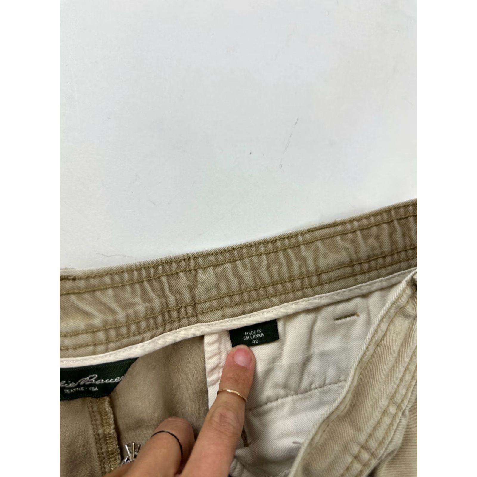 Eddie Bauer Eddie Bauer Shorts Mens 42 Beige Chino 8" Inseam Mid Rise Pleated Stretch Outdoor Size US 42 / EU 58 - 7 Thumbnail