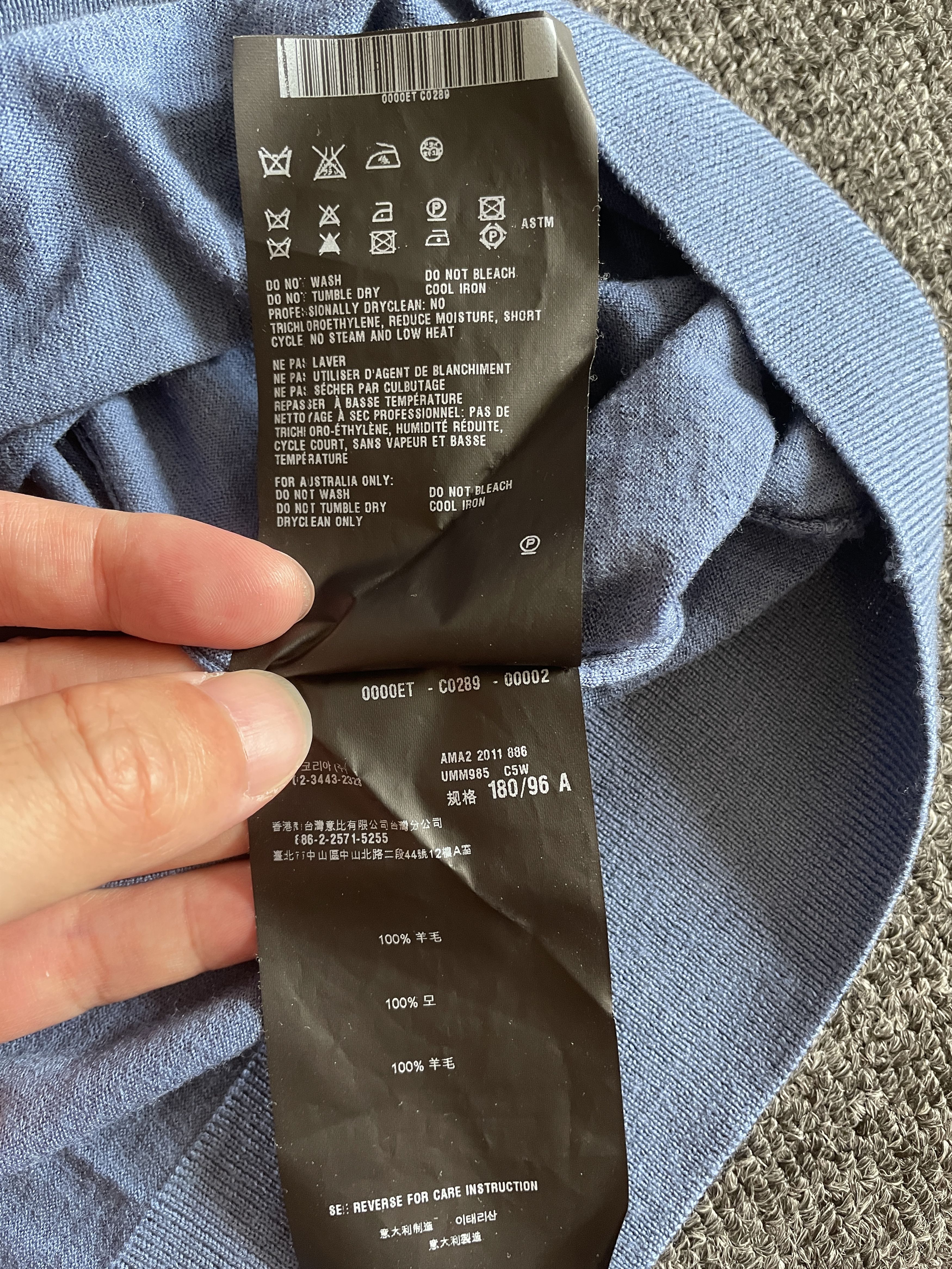 Prada Prada Blue V-Neck Wool Sweater Size 48/M Size US M / EU 48-50 / 2 - 6 Thumbnail