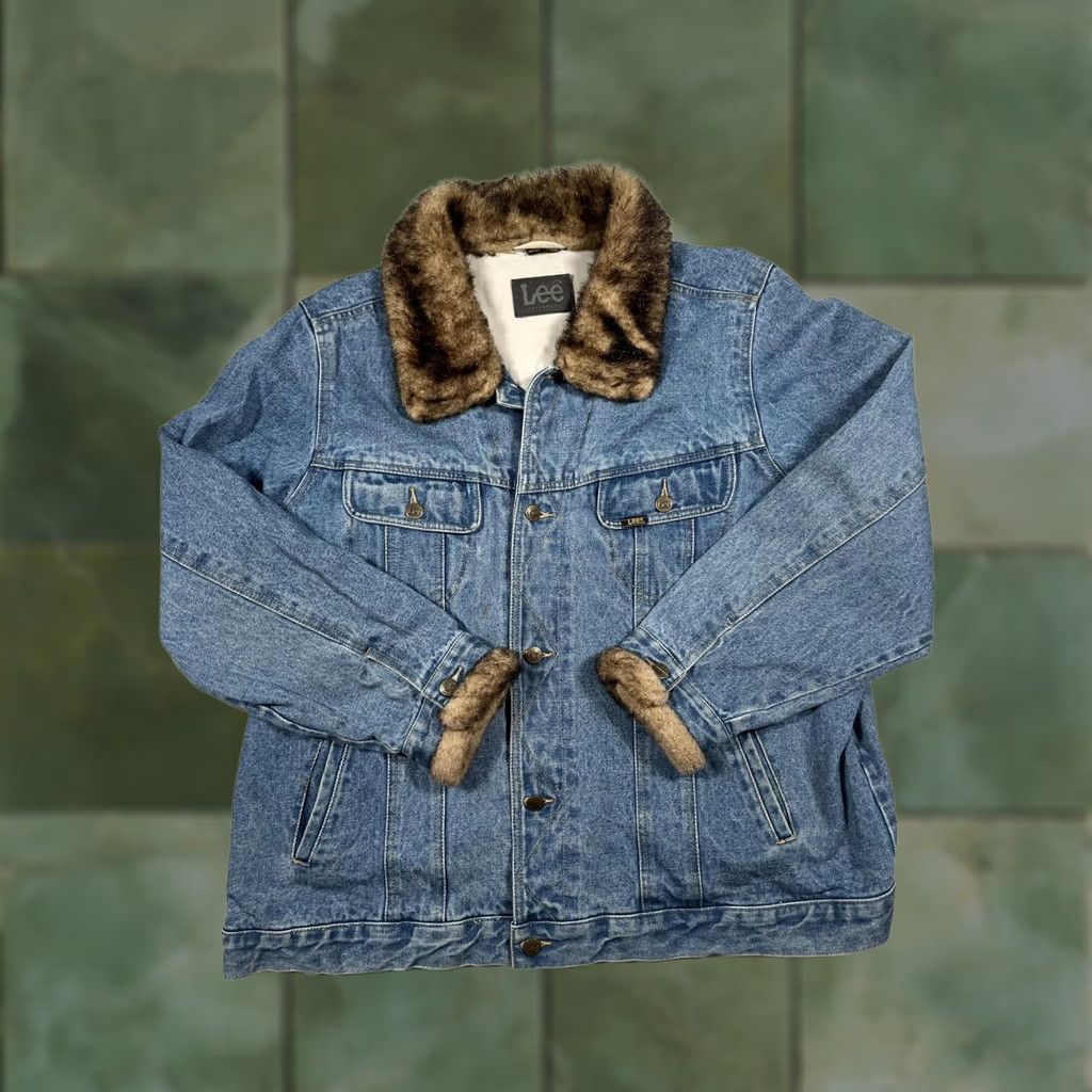 Lee VINTAGE Lee Jacket Mens Blue Denim Faux Fur Collar Made Hong Kong 90s L Size US L / EU 52-54 / 3 - 1 Thumbnail