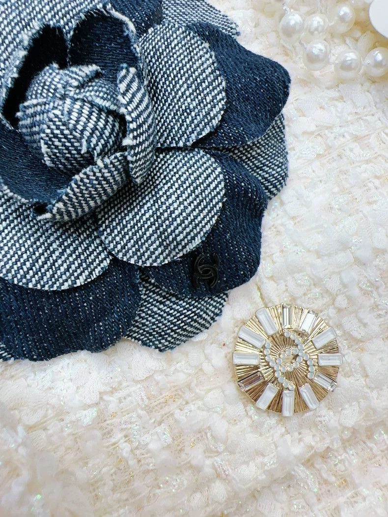 Chanel Chanel Camellia Brooch 17A Size ONE SIZE - 6 Thumbnail
