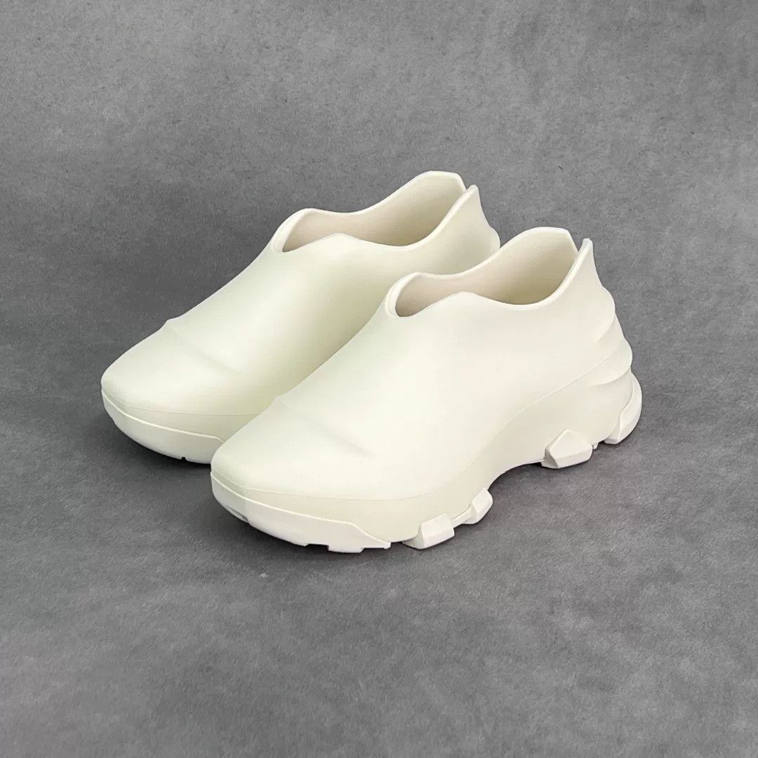Givenchy Givenchy Casual Lowtop Sneakers 8 Men Size US 8 / EU 41 - 1 Thumbnail