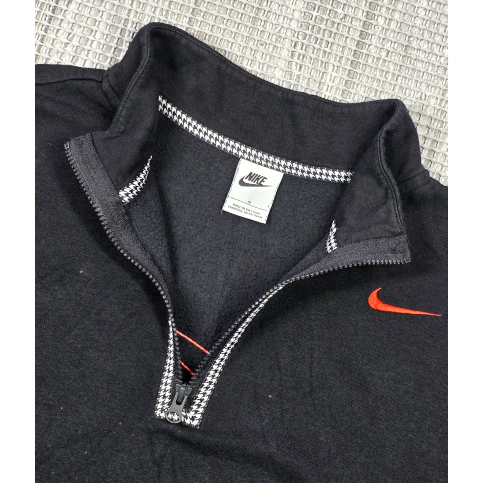 Nike Nike 1/4 Zip Pullover Sweatshirt Men Big 1X Black Swoosh Houndstooth Trim Shirt with Zipper Logo Embroidered College Golf Sportswear Pullover Size US XL / EU 56 / 4 - 4 Thumbnail
