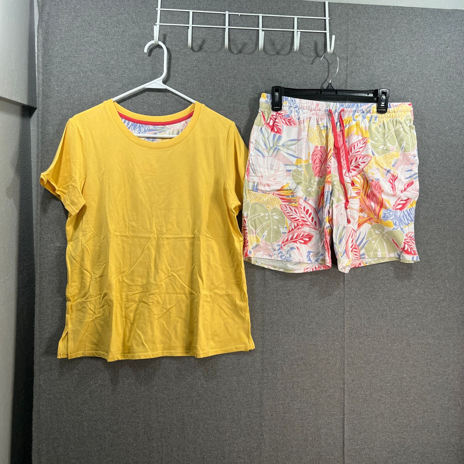 Other Cuddl Duds Cotton Core Scoop Tee and Shorts Pajama Set Size M / US 6-8 / IT 42-44 - 1 Thumbnail