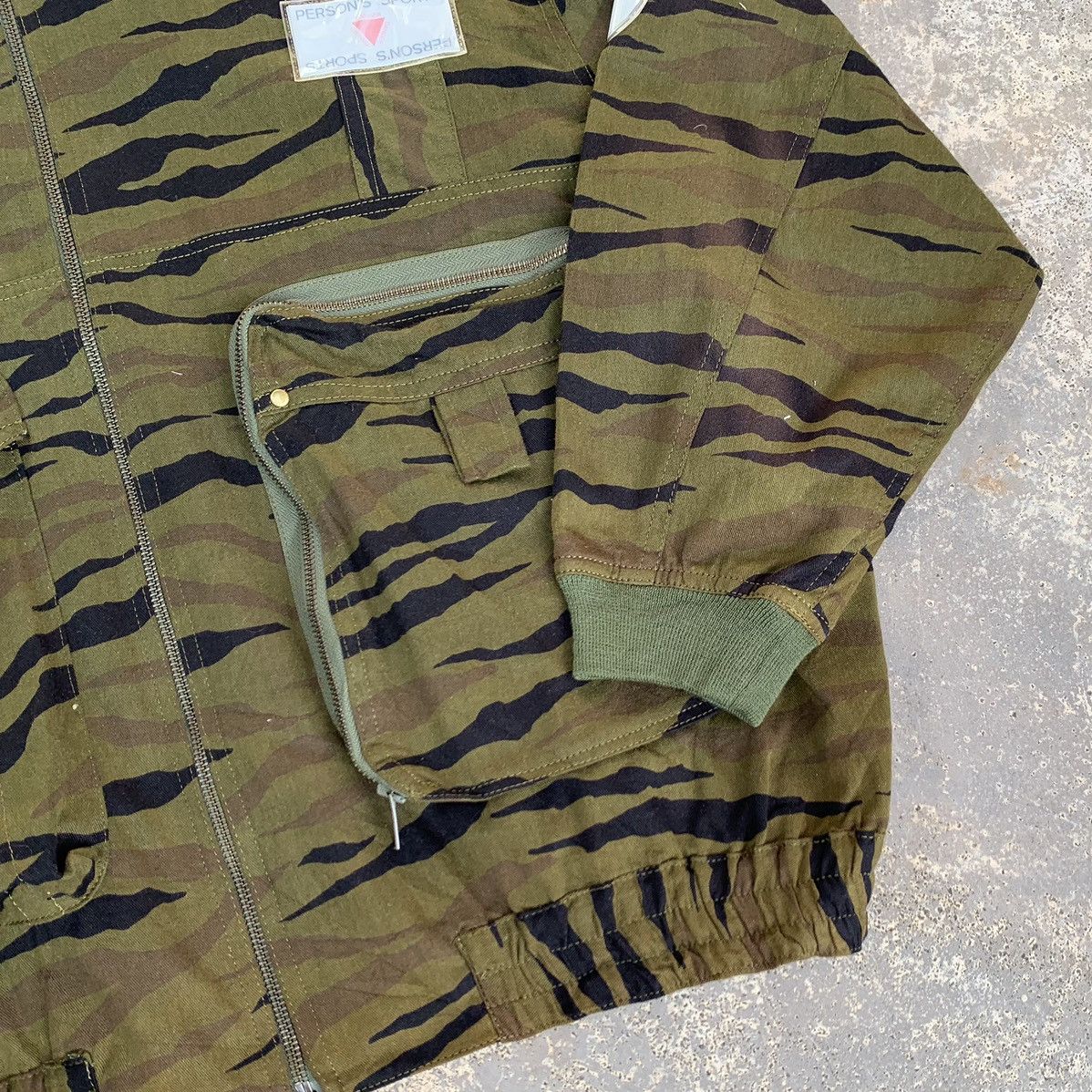 Japanese Brand Vintage 90s Persons sports Camo Bomber Jacket Size US XL / EU 56 / 4 - 9 Thumbnail