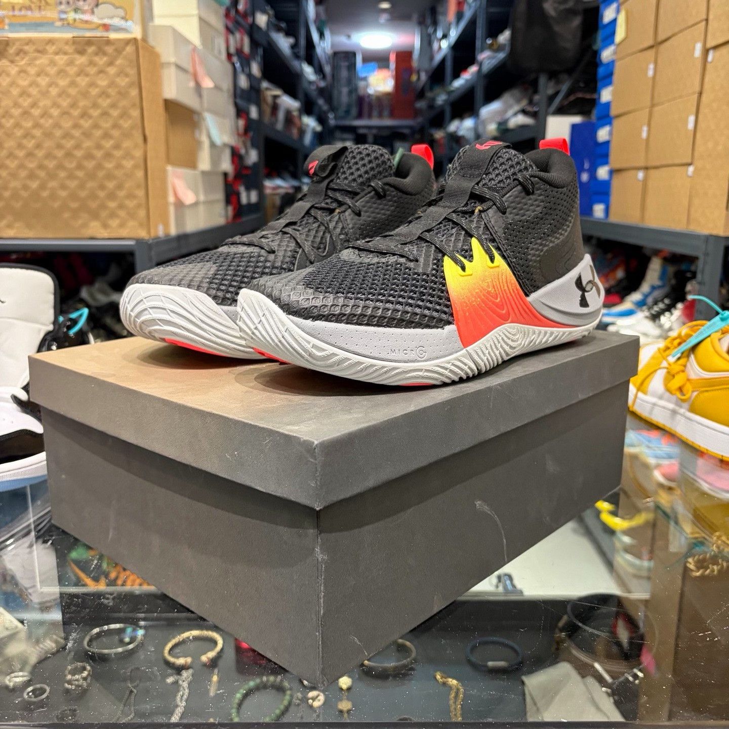 Under Armour Under Armour Lowtop Sneakers 10.5 Men Size US 10.5 / EU 43-44 - 1 Thumbnail