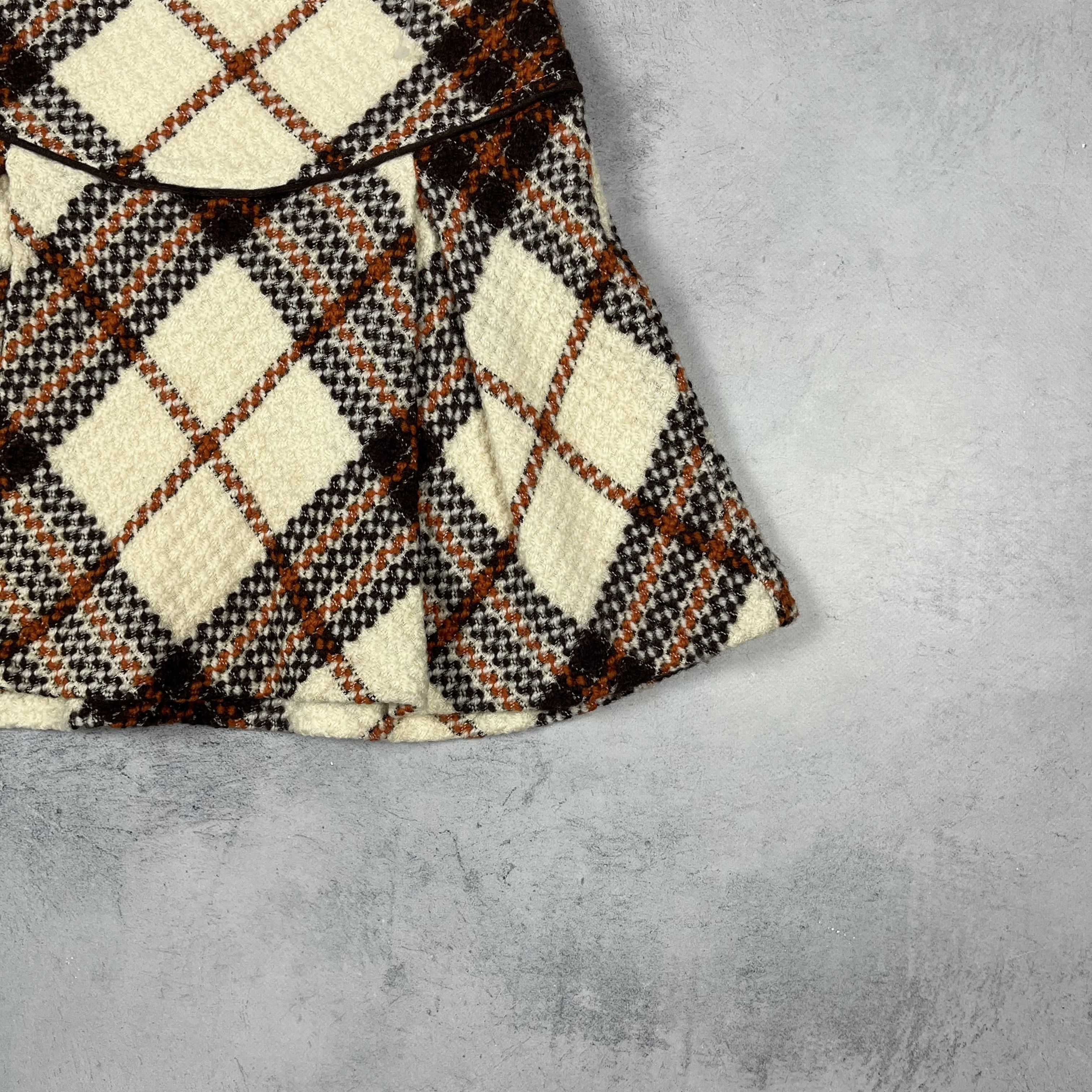 Burberry Burberry Blue Label Wool Tweed Mini Skirt size 38 Size 28" / US 6 / IT 42 - 4 Thumbnail