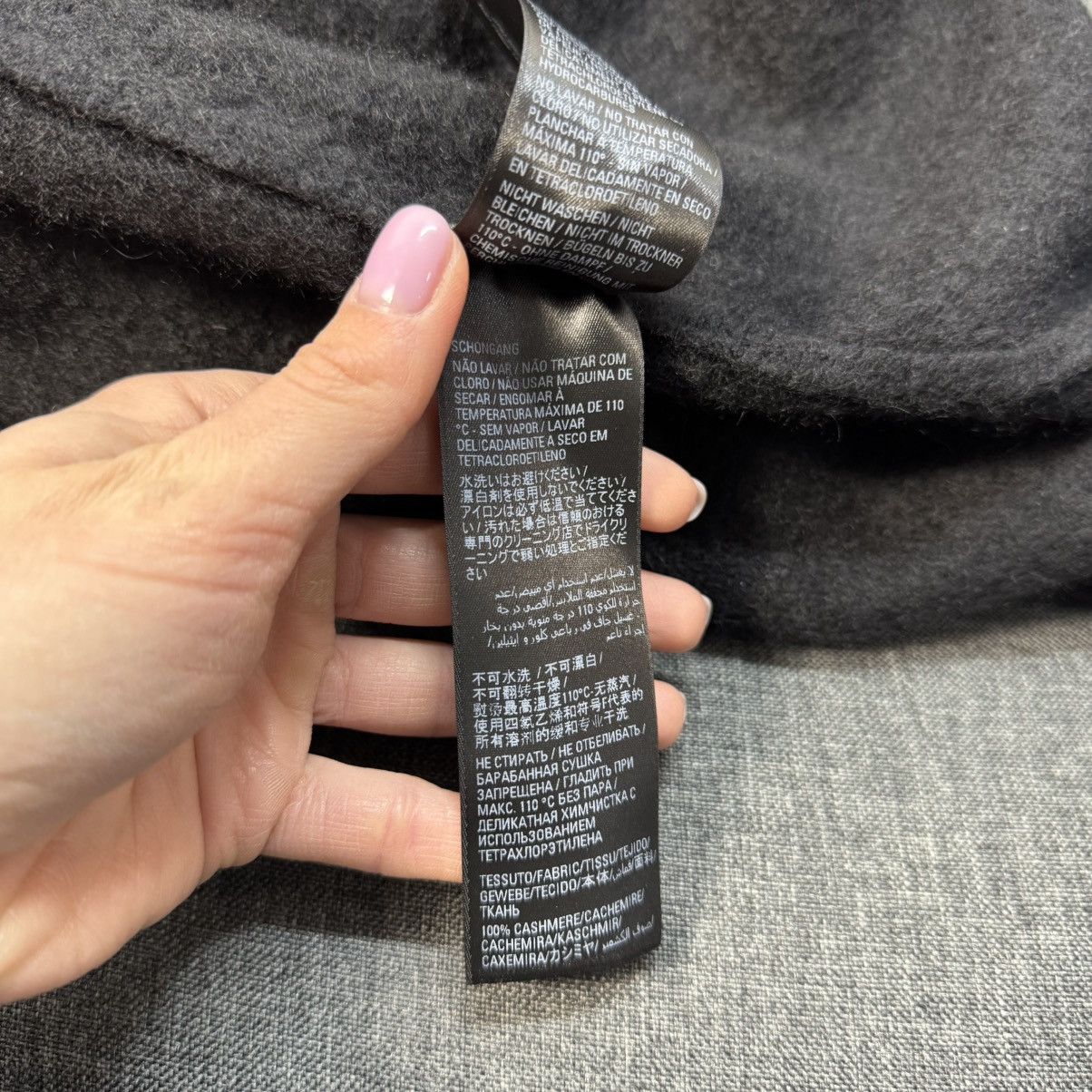 Balenciaga authentic BALENCIAGA “ Be different “ cashmere sweater black Size US XL / EU 56 / 4 - 14 Thumbnail