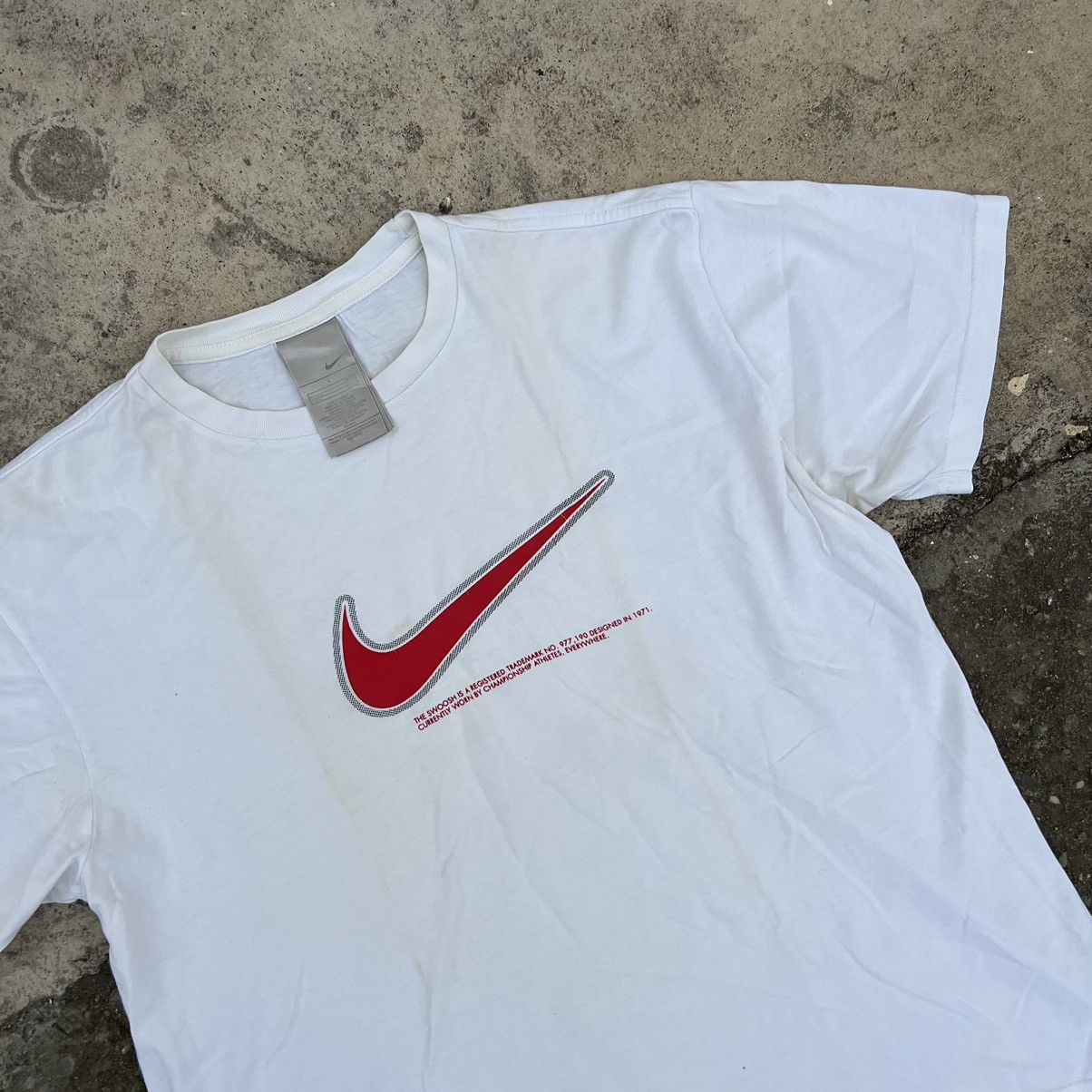 Nike × Vintage Vintage 90s Nike Red White T Shirt Mini Swoosh Size US L / EU 52-54 / 3 - 3 Thumbnail