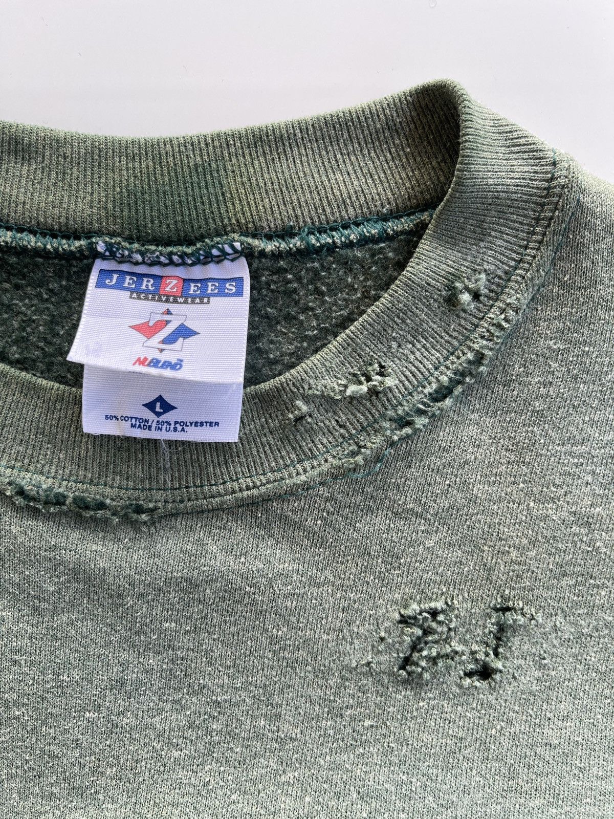 Vintage Vintage 90s Faded Green Distressed Skates Sweatshirt Size US L / EU 52-54 / 3 - 9 Thumbnail