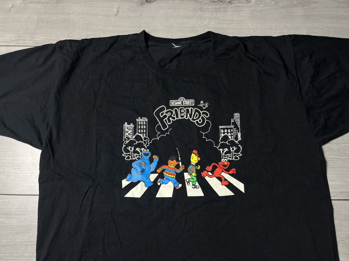 Japanese Brand Sesame Street Tshirt Japanese kaws size 3XLarge Size US XXL / EU 58 / 5 - 3 Thumbnail