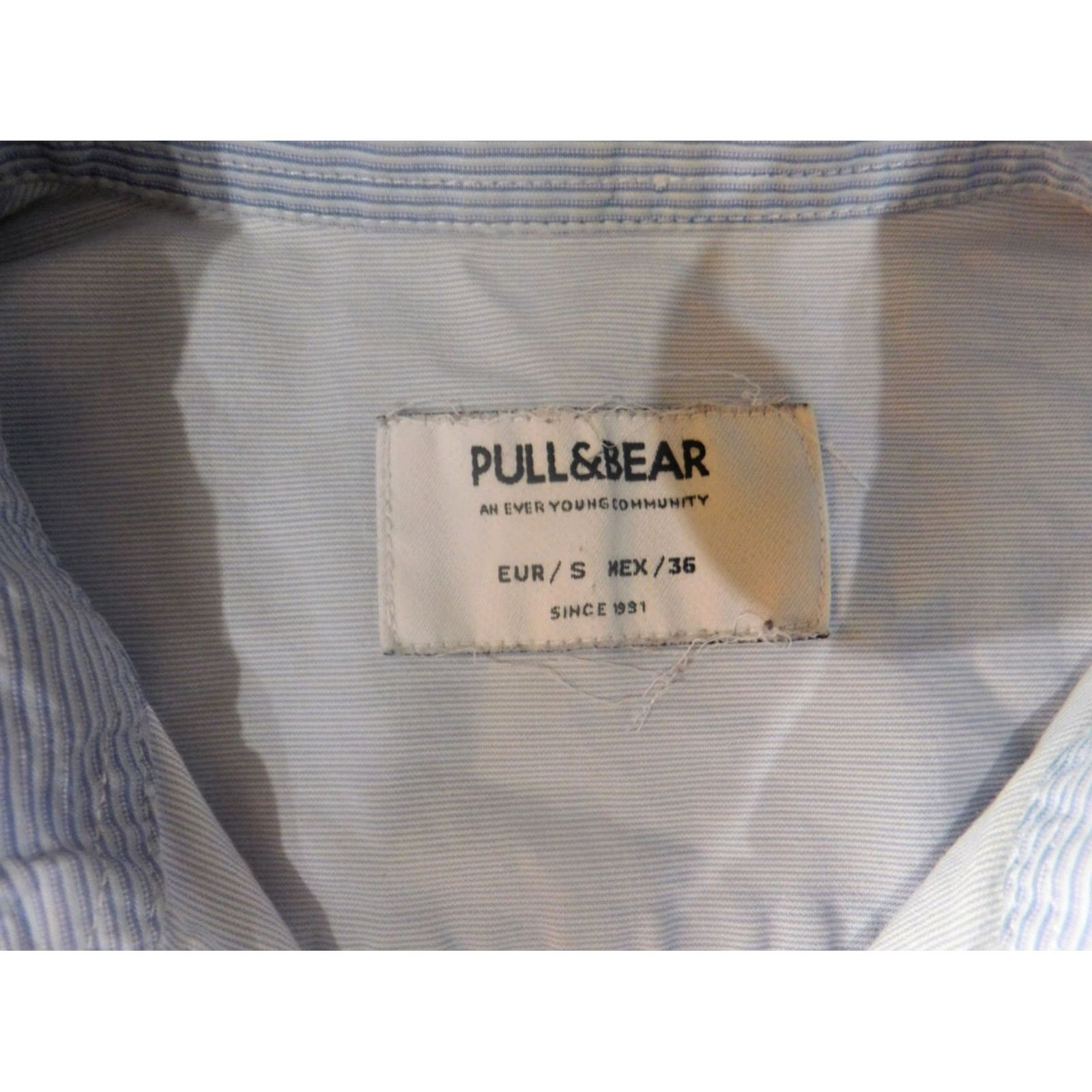 Vintage Pull&Bear Mens Shirt S Blue Striped Button-Up Collared Long Sleeve with Pockets Slimming Knit Cotton Regular Vintage No Size US S / EU 44-46 / 1 - 7 Thumbnail