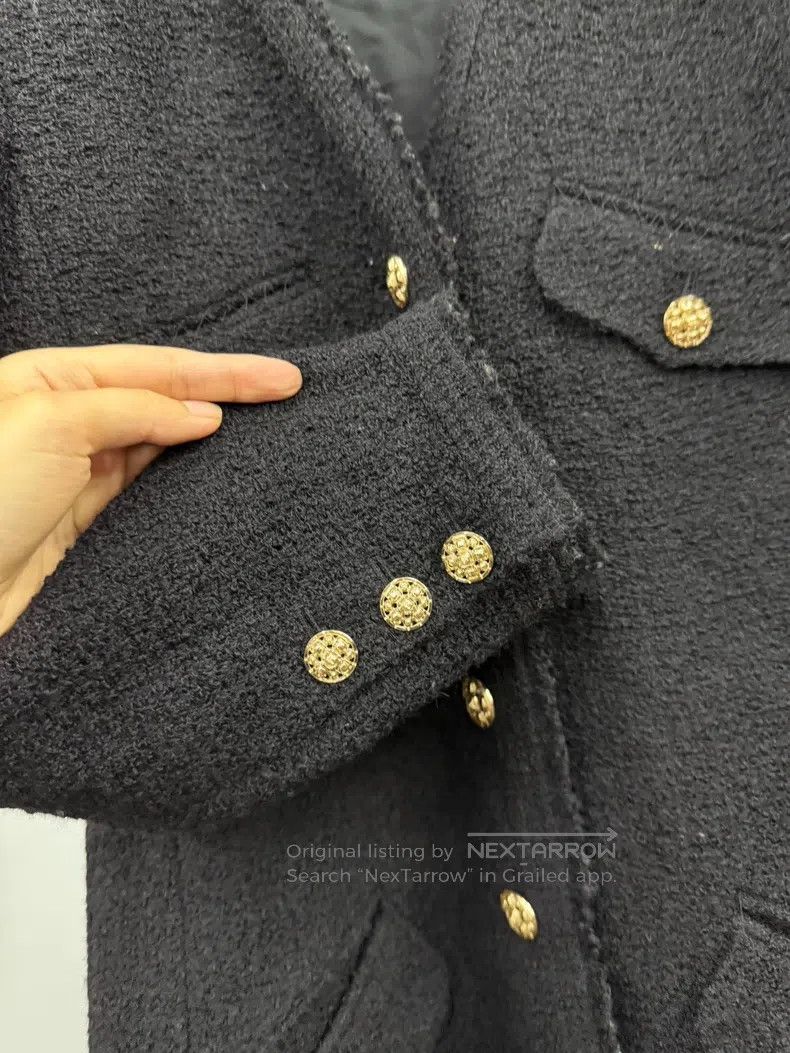 Chanel Chanel Black and gold V-neck four-pocket jacket Size S / US 4 / IT 40 - 2 Thumbnail