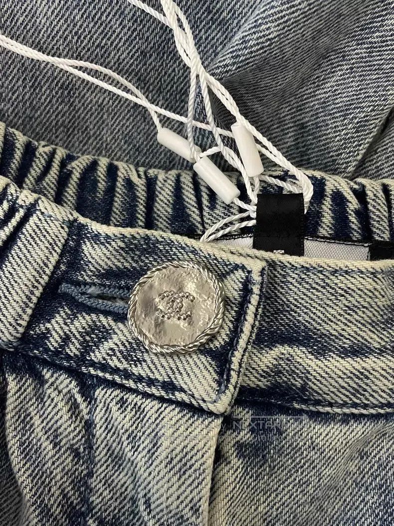 Chanel Chanel Light blue lace jeans Size 24" / US 00 / IT 34 - 2 Thumbnail