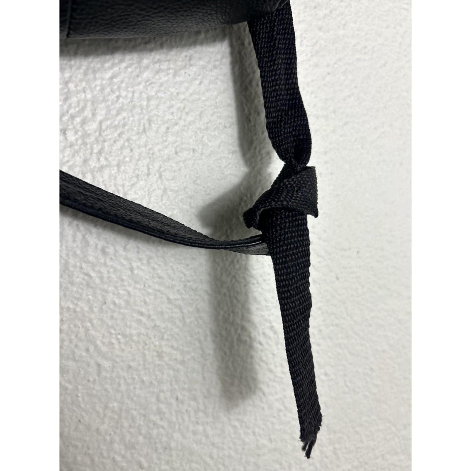Vintage VINTAGE Black Leather Backpack Small Crossbody Purse 13x11x6 Buckle Strap Broken Women's Crossbody Bag Leather 13x11x6 Womens Size ONE SIZE - 7 Thumbnail