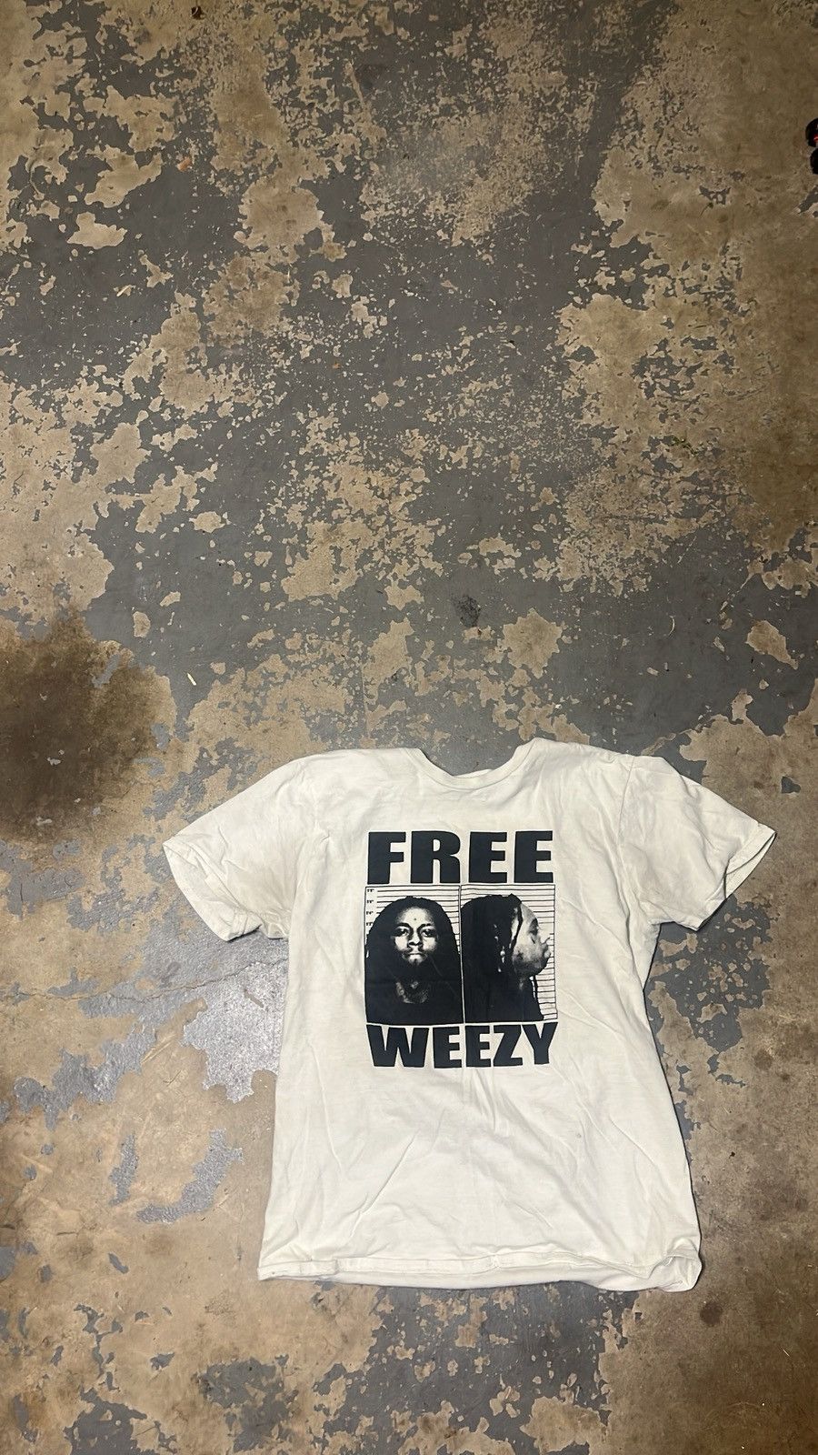 Free weezy T shirt